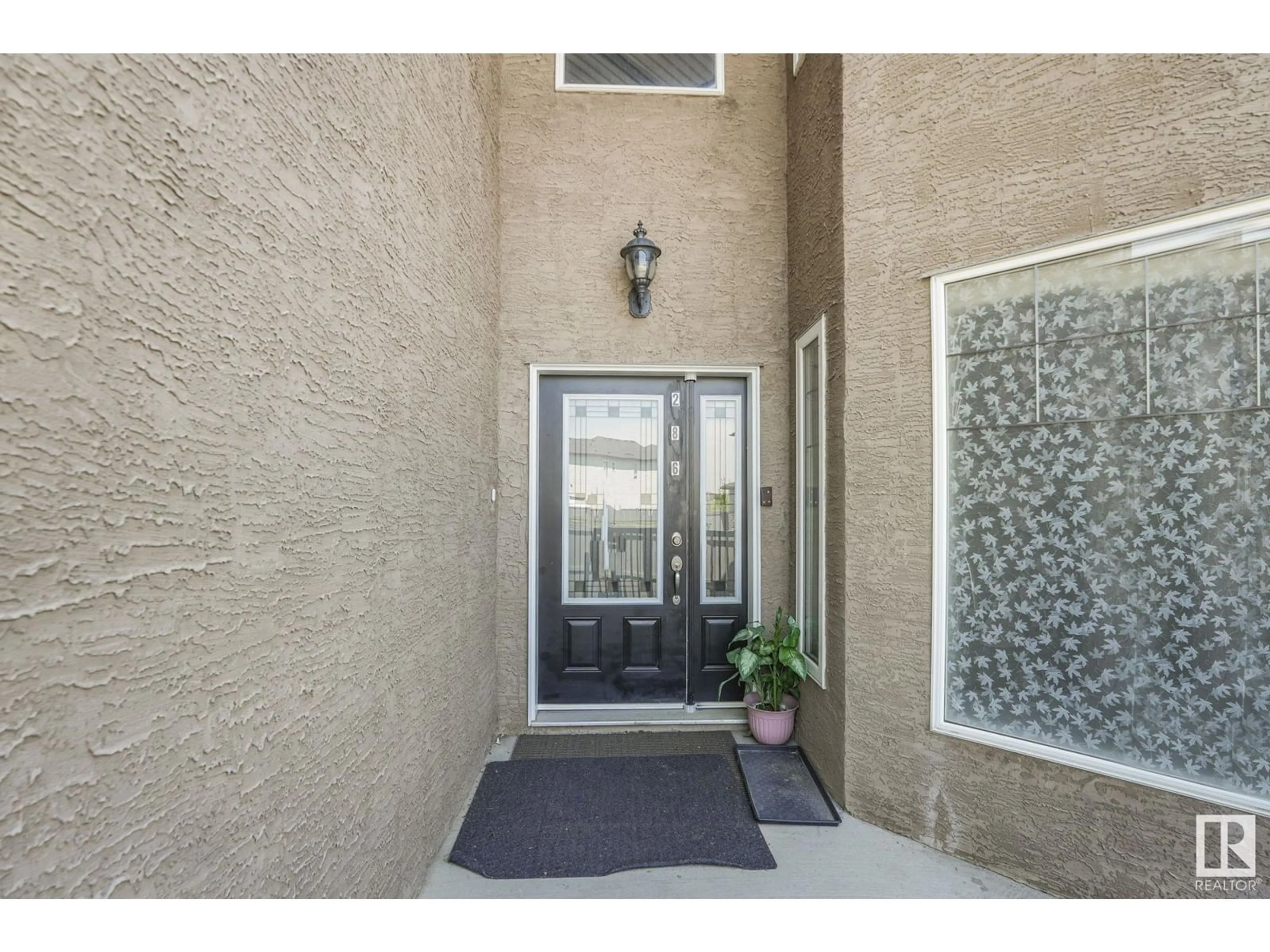 Indoor entryway for 286 ALBANY DR NW, Edmonton Alberta T6V0L3