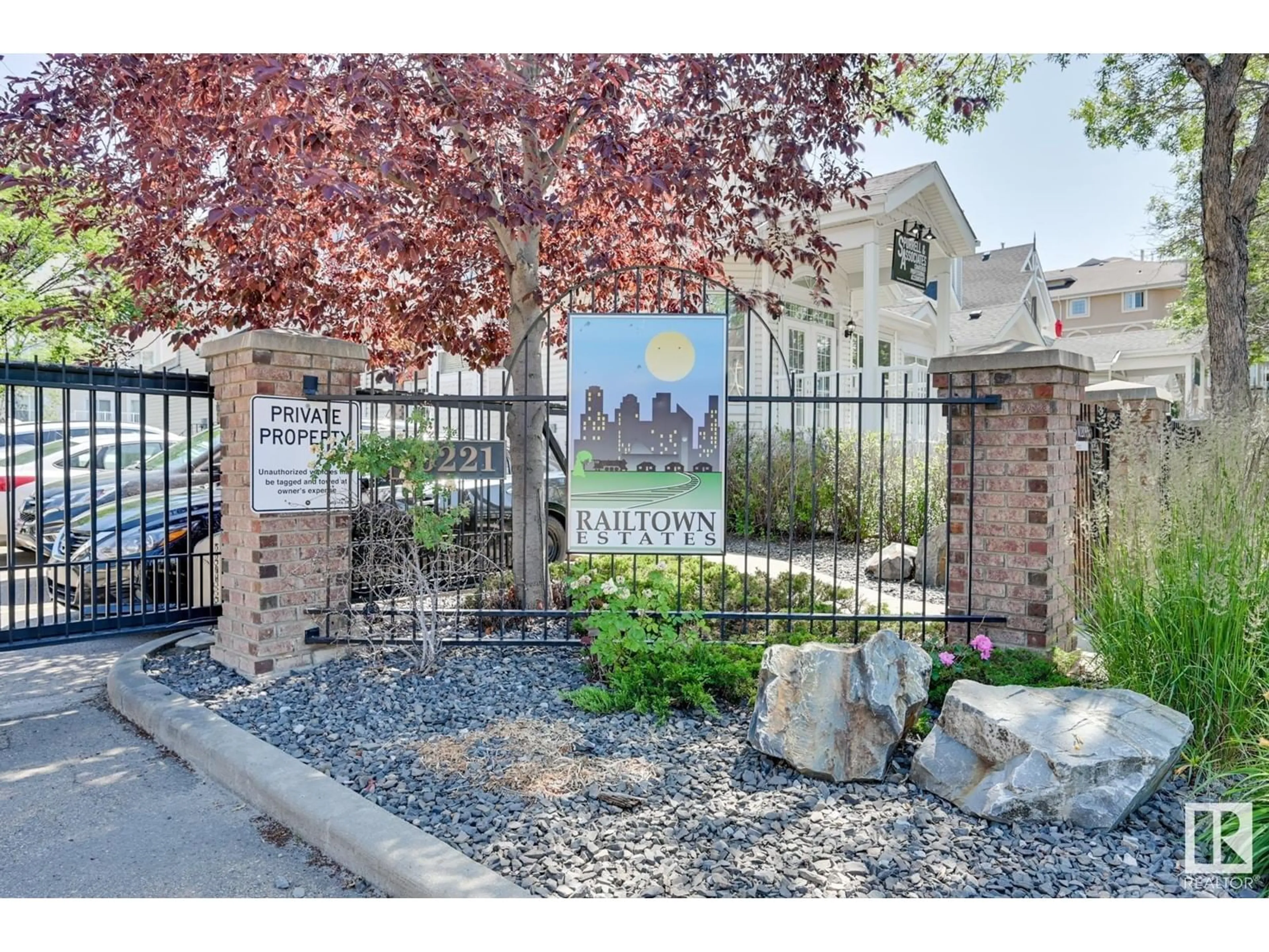 Indoor entryway for #504 10221 111 ST NW, Edmonton Alberta T5K2W5