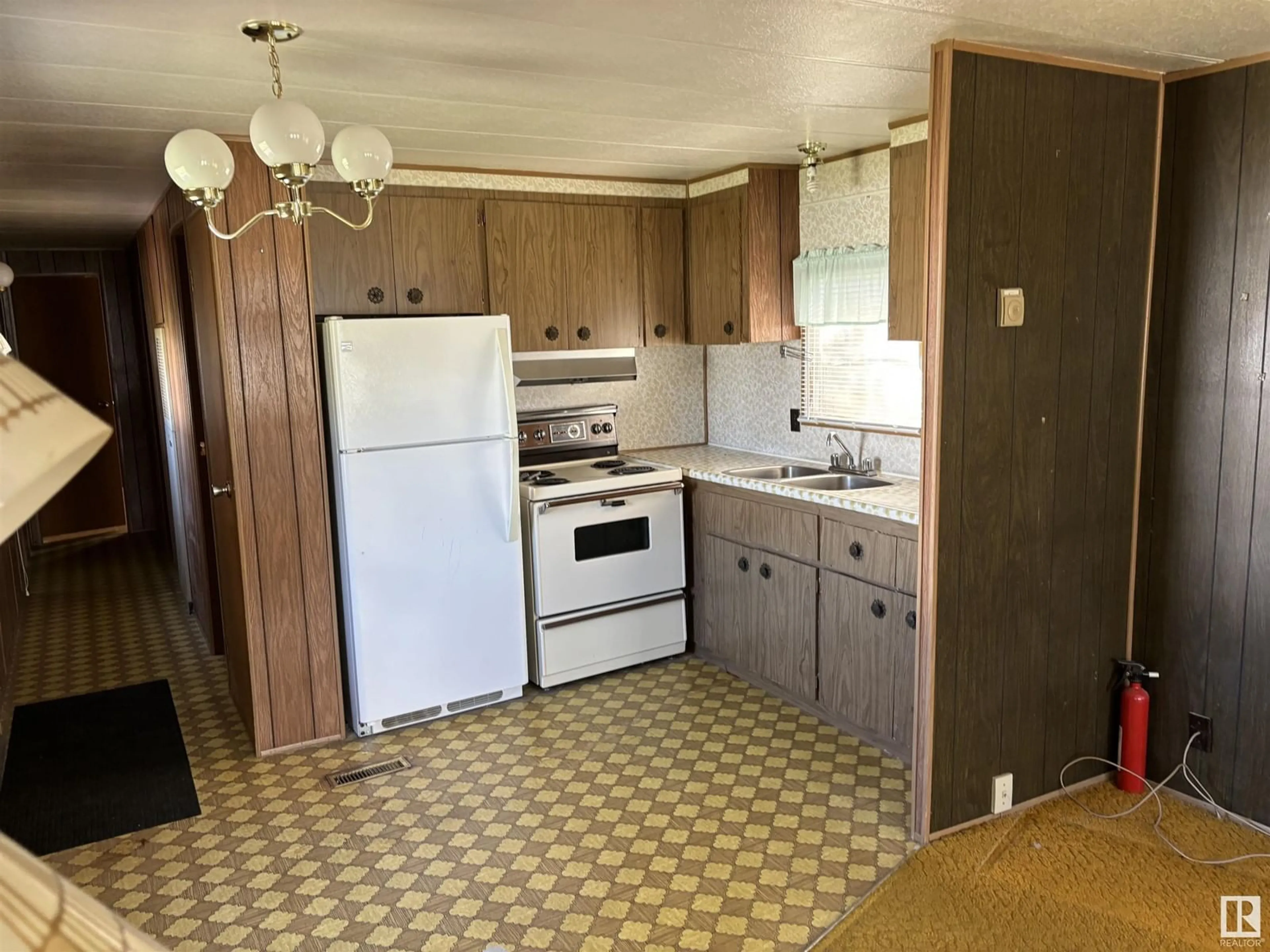 Standard kitchen, unknown for 5307 53 ST, Cold Lake Alberta T9M1W4