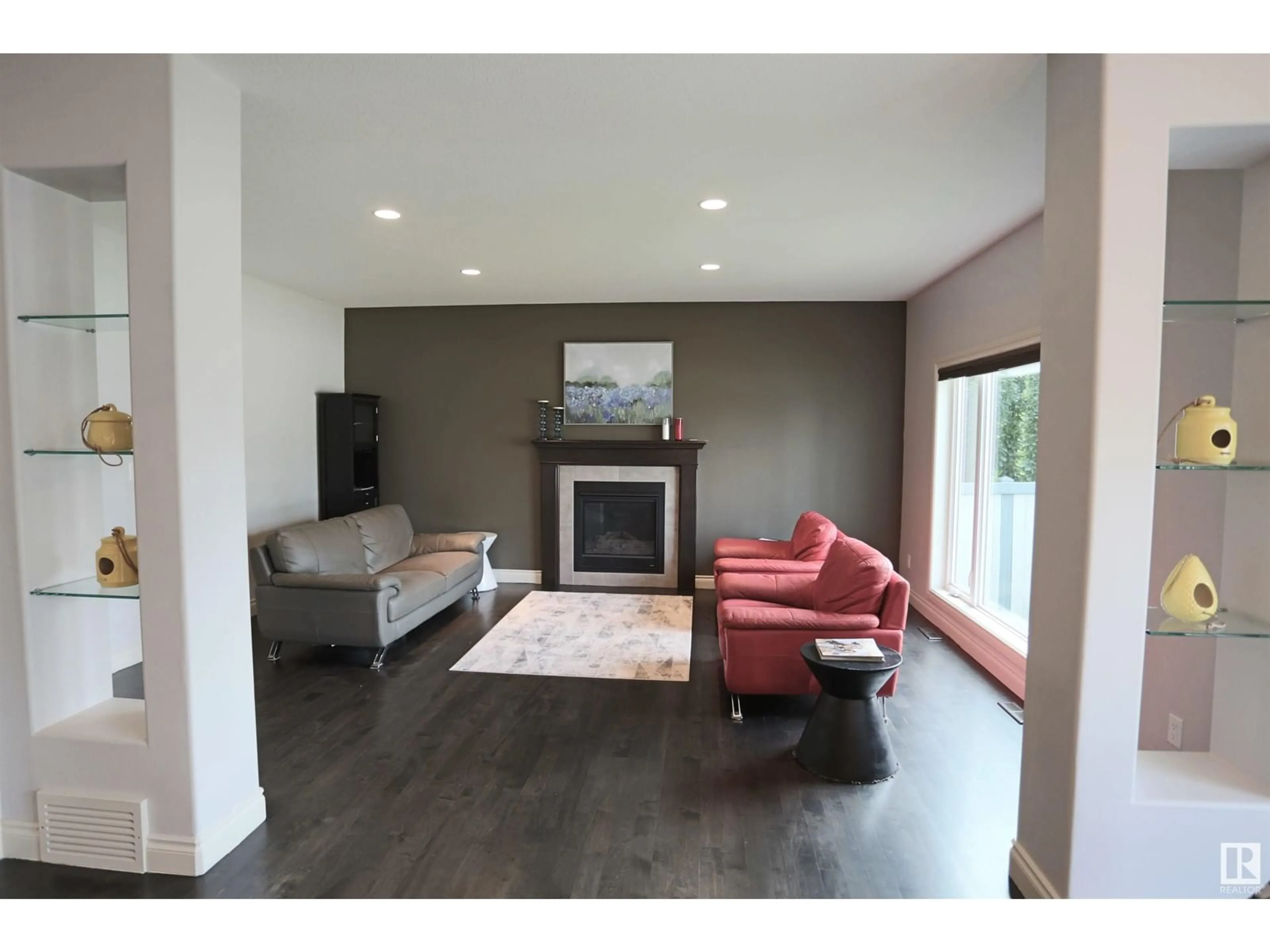 Living room for 9 LINCOLN GR, Spruce Grove Alberta T7X0N5