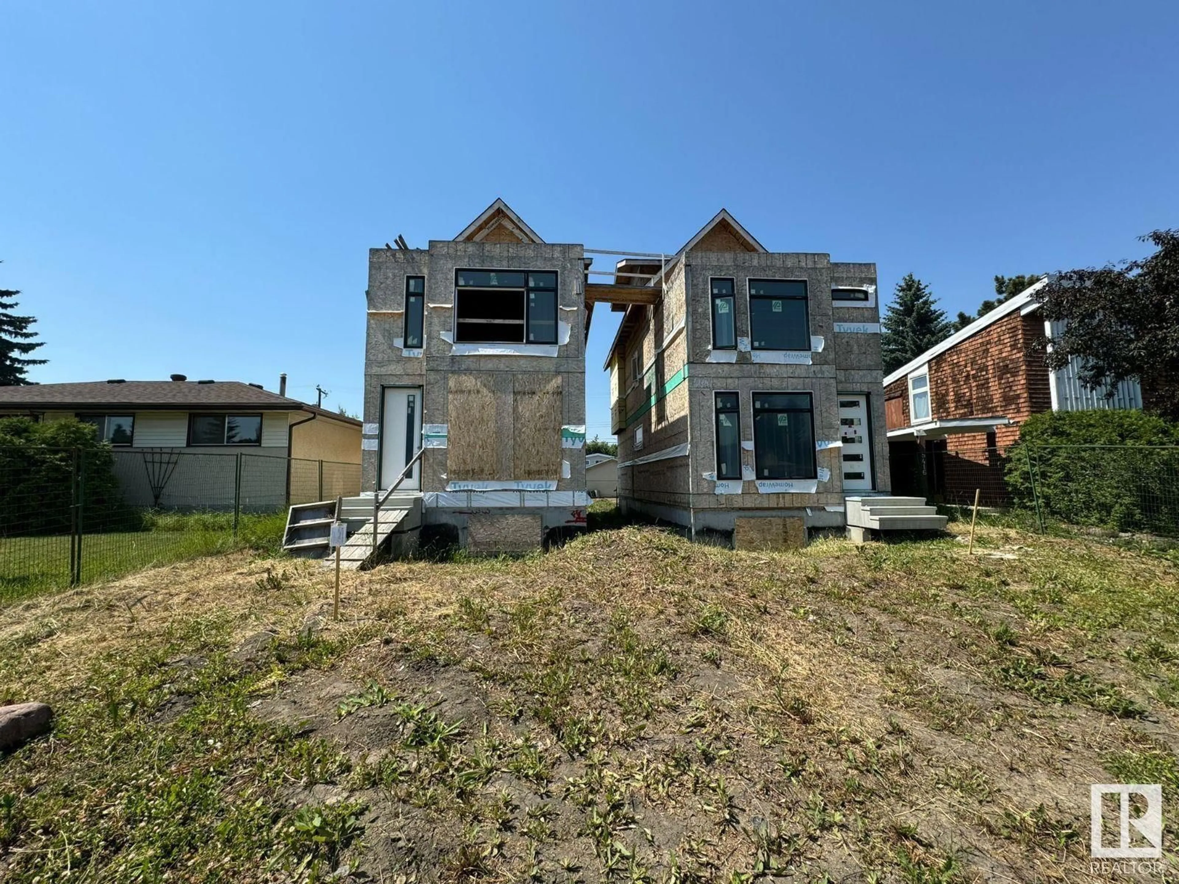 Frontside or backside of a home, the front or back of building for 5414 114B ST NW, Edmonton Alberta T6H3N5