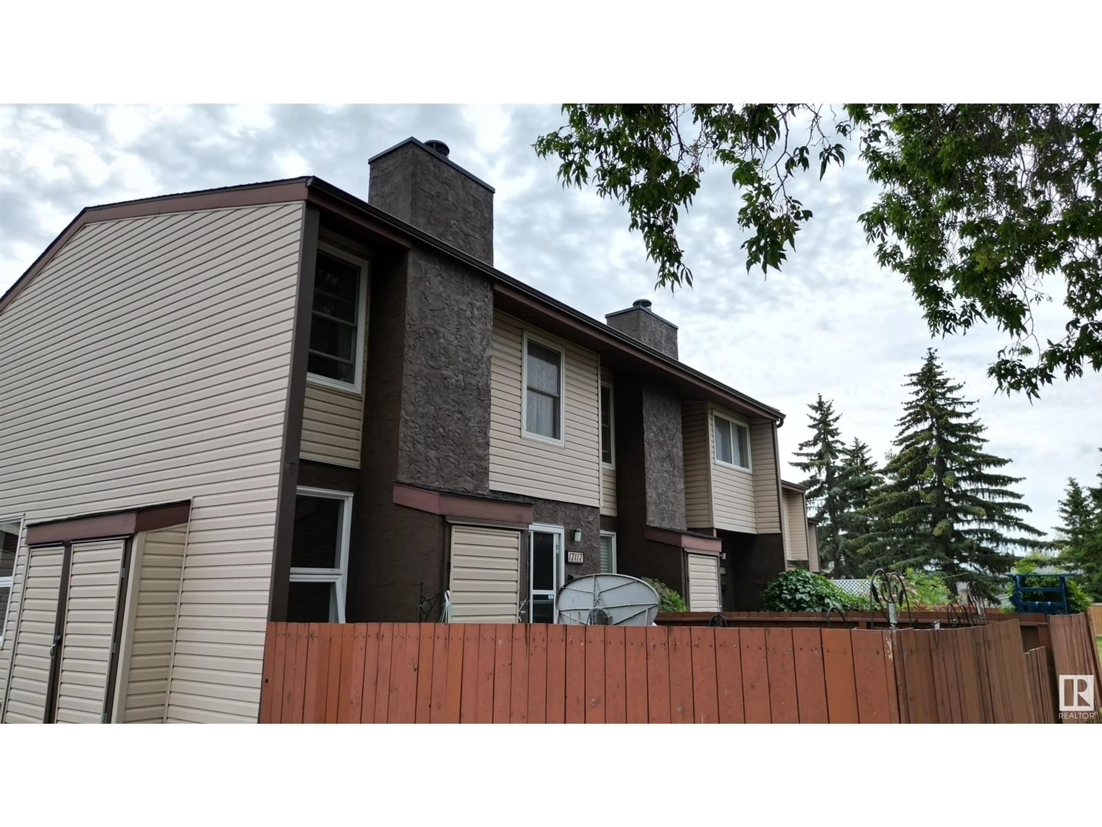 A pic from exterior of the house or condo for 17117 109 ST NW, Edmonton Alberta T5X3E2