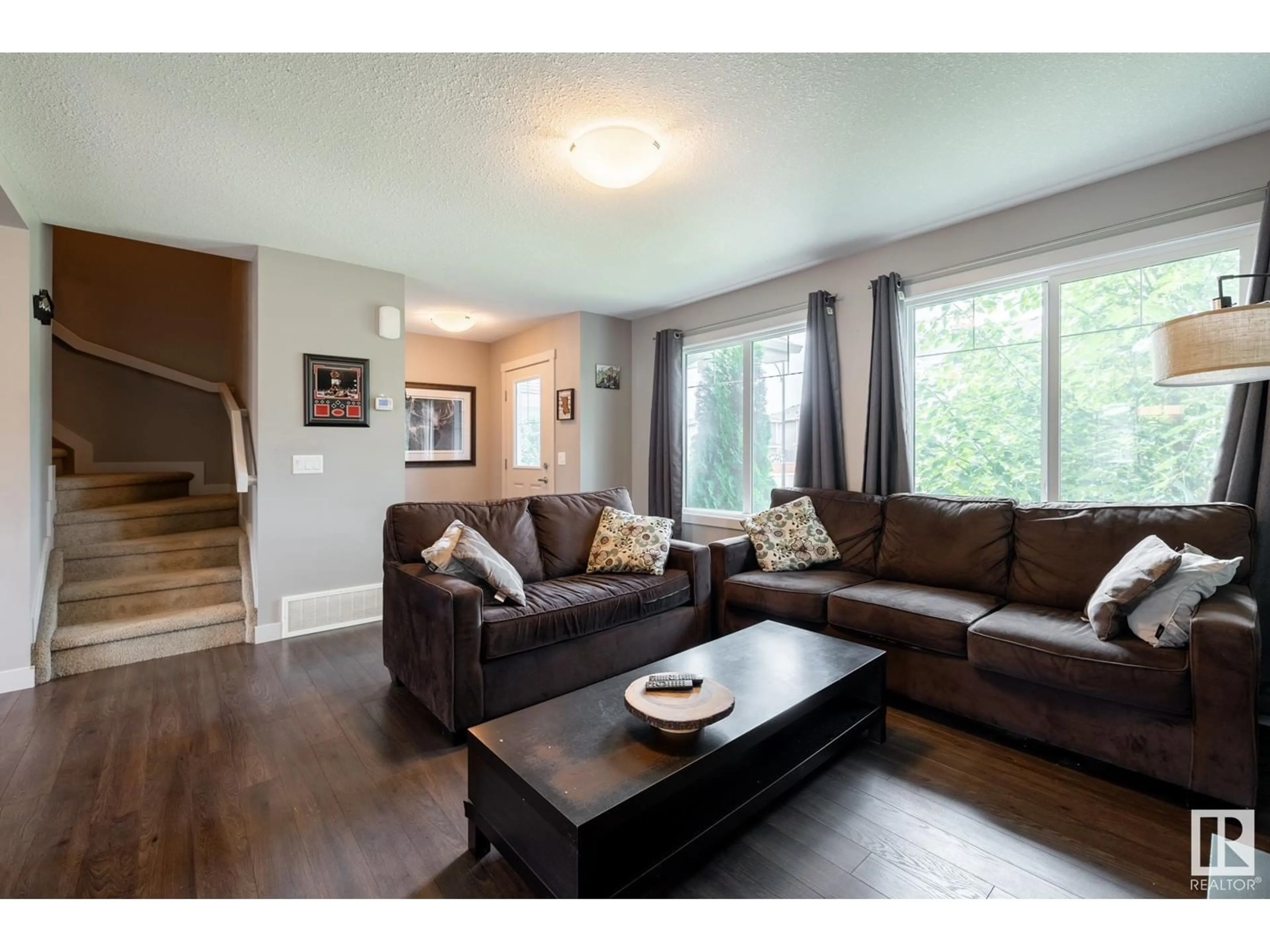 Living room for 6709 ELSTON LN NW, Edmonton Alberta T6M0T4