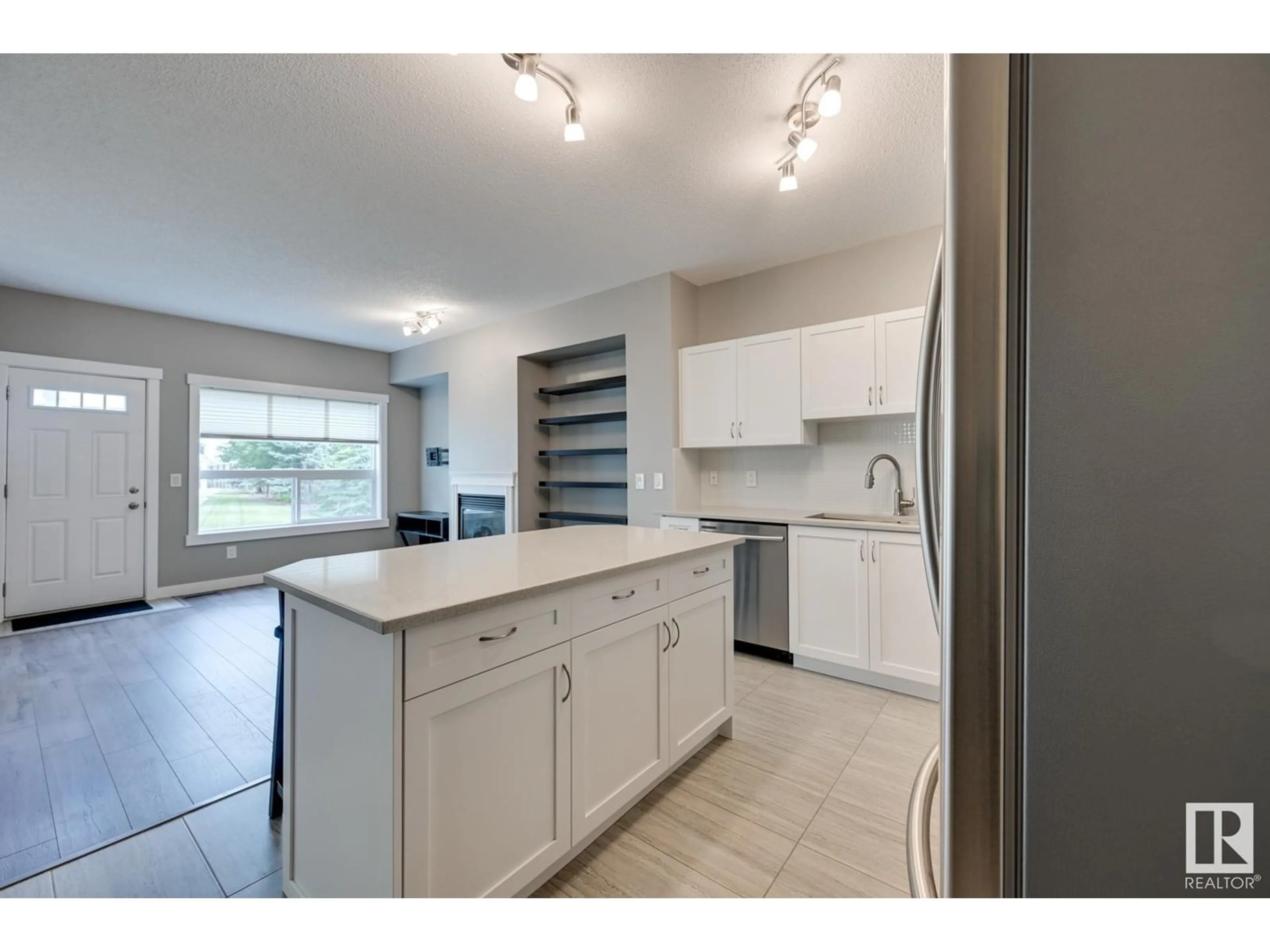 Kitchen for #27 3010 33 AV NW, Edmonton Alberta T6T0C3