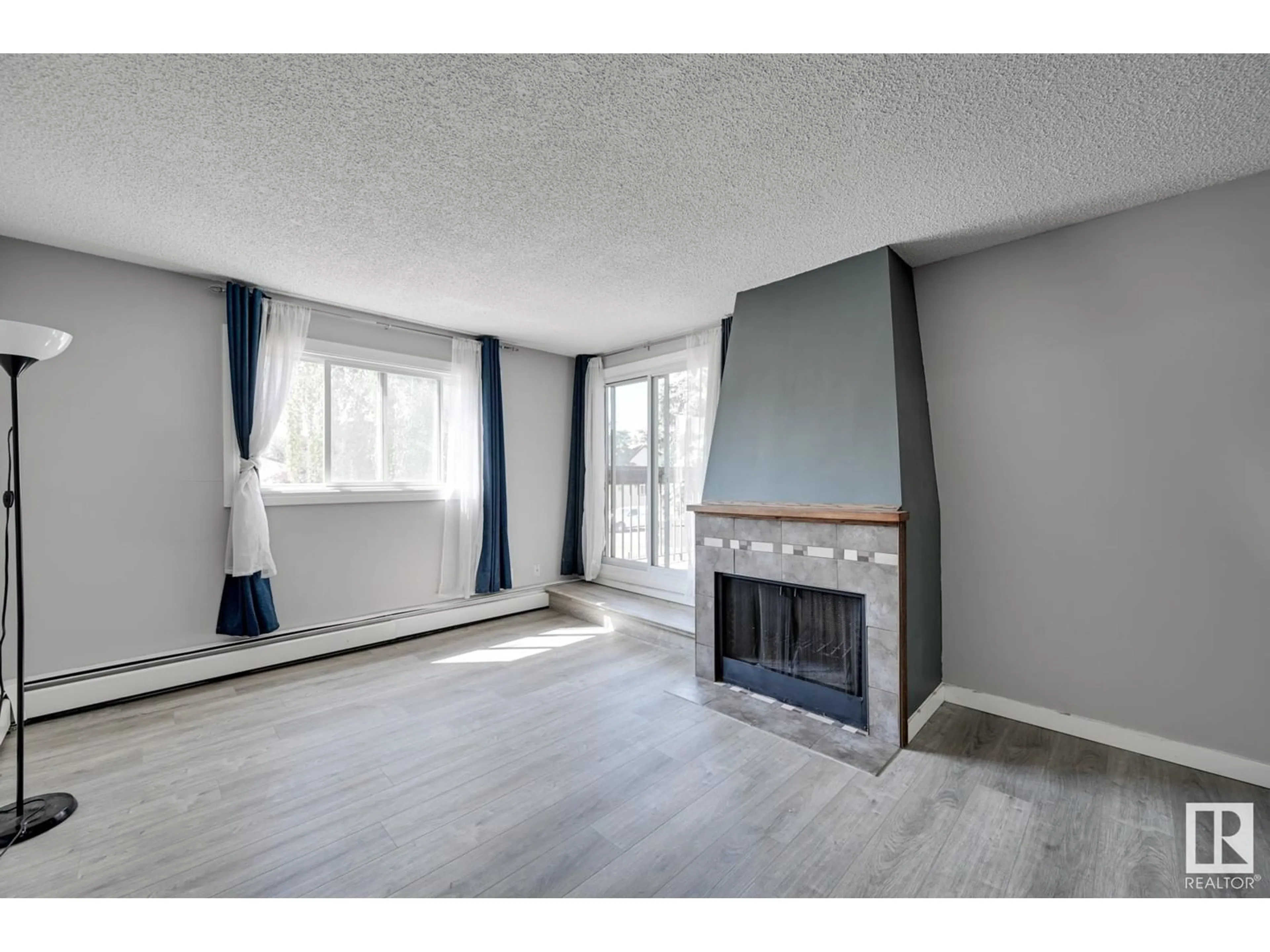 A pic of a room for #214 2904 139 AV NW, Edmonton Alberta T5Y1P7