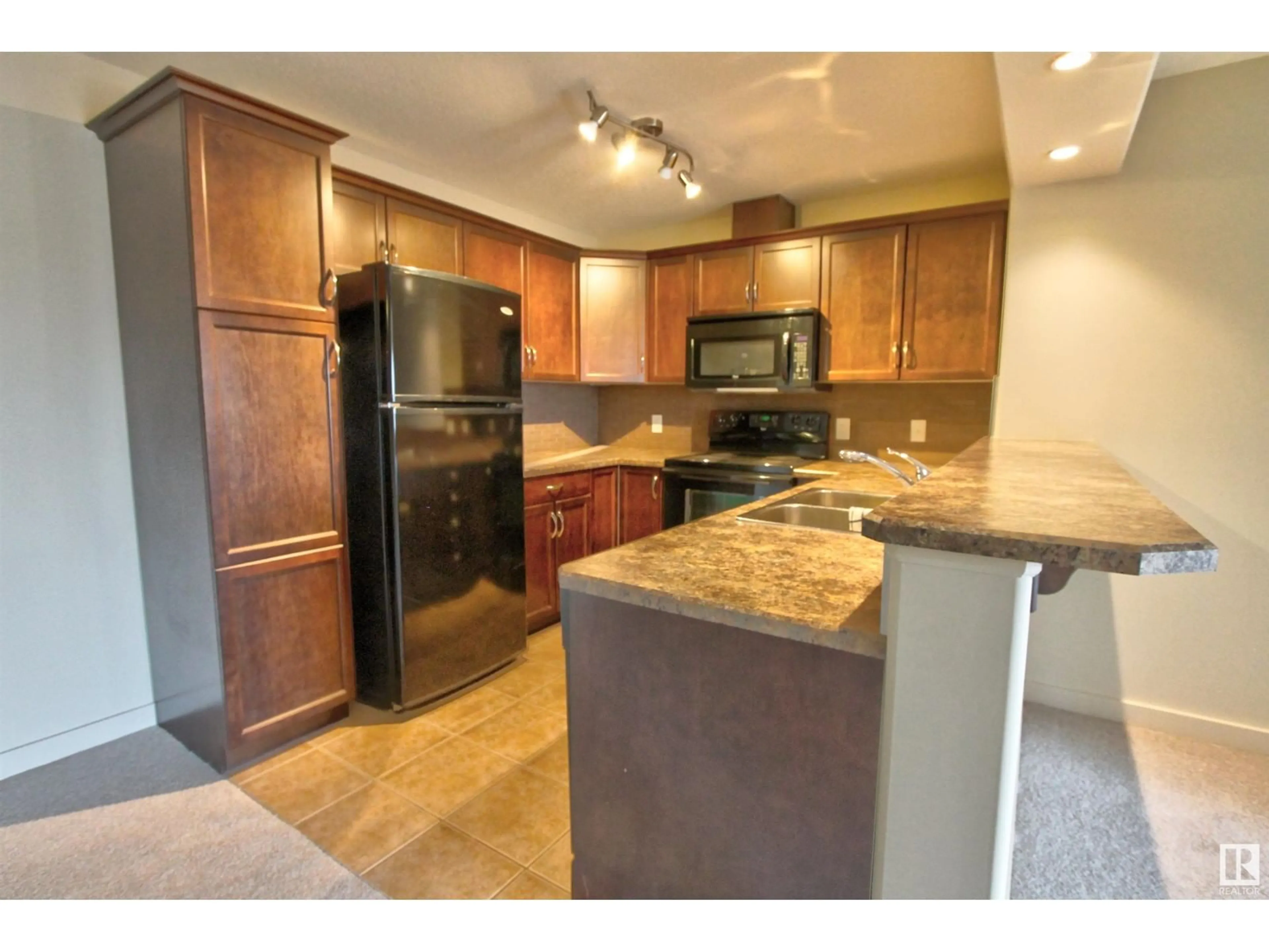 Standard kitchen for #323 11603 ELLERSLIE RD SW, Edmonton Alberta T6W0J3