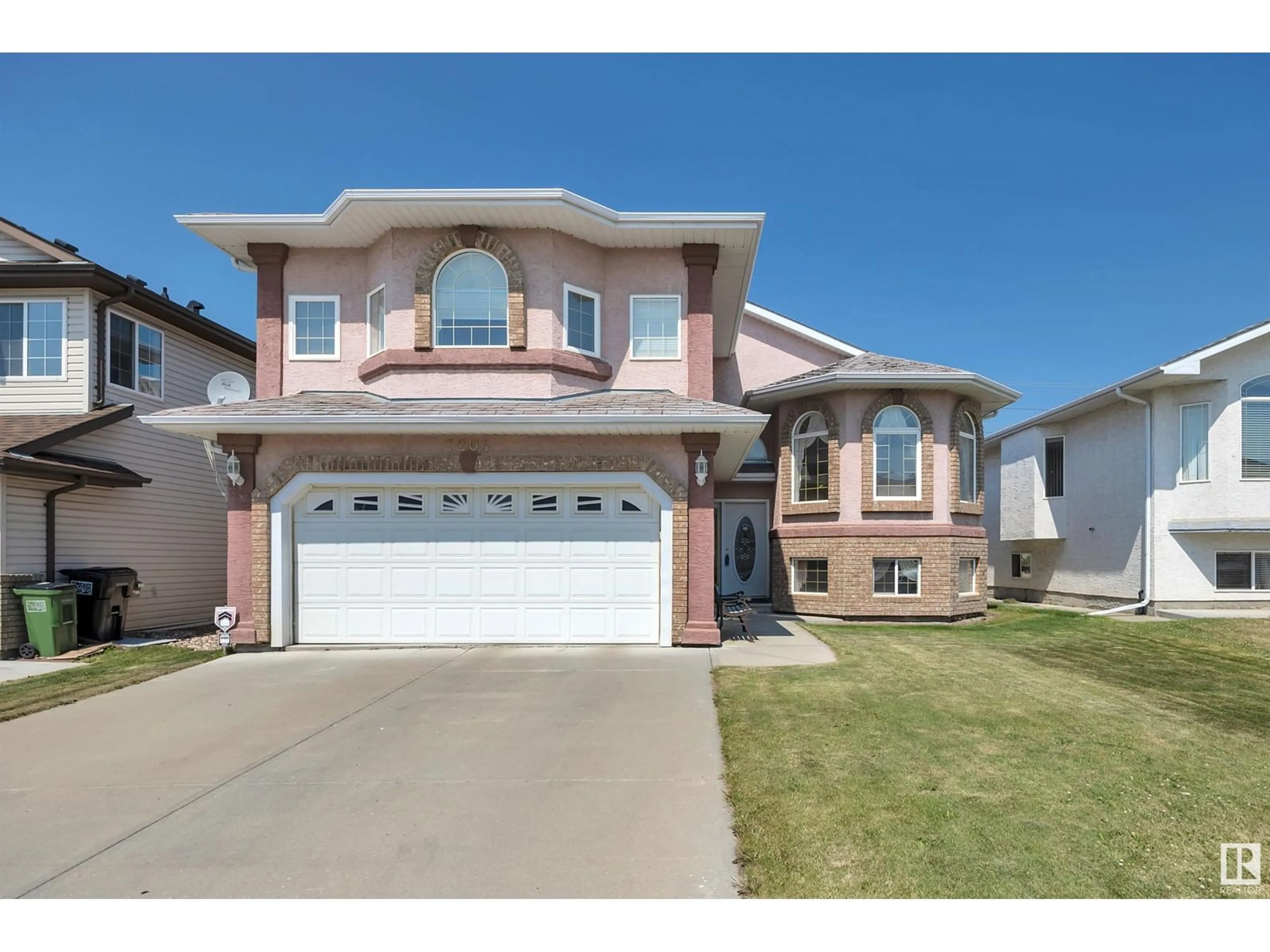 Frontside or backside of a home for 7204 163 AV NW, Edmonton Alberta T5Z3X7