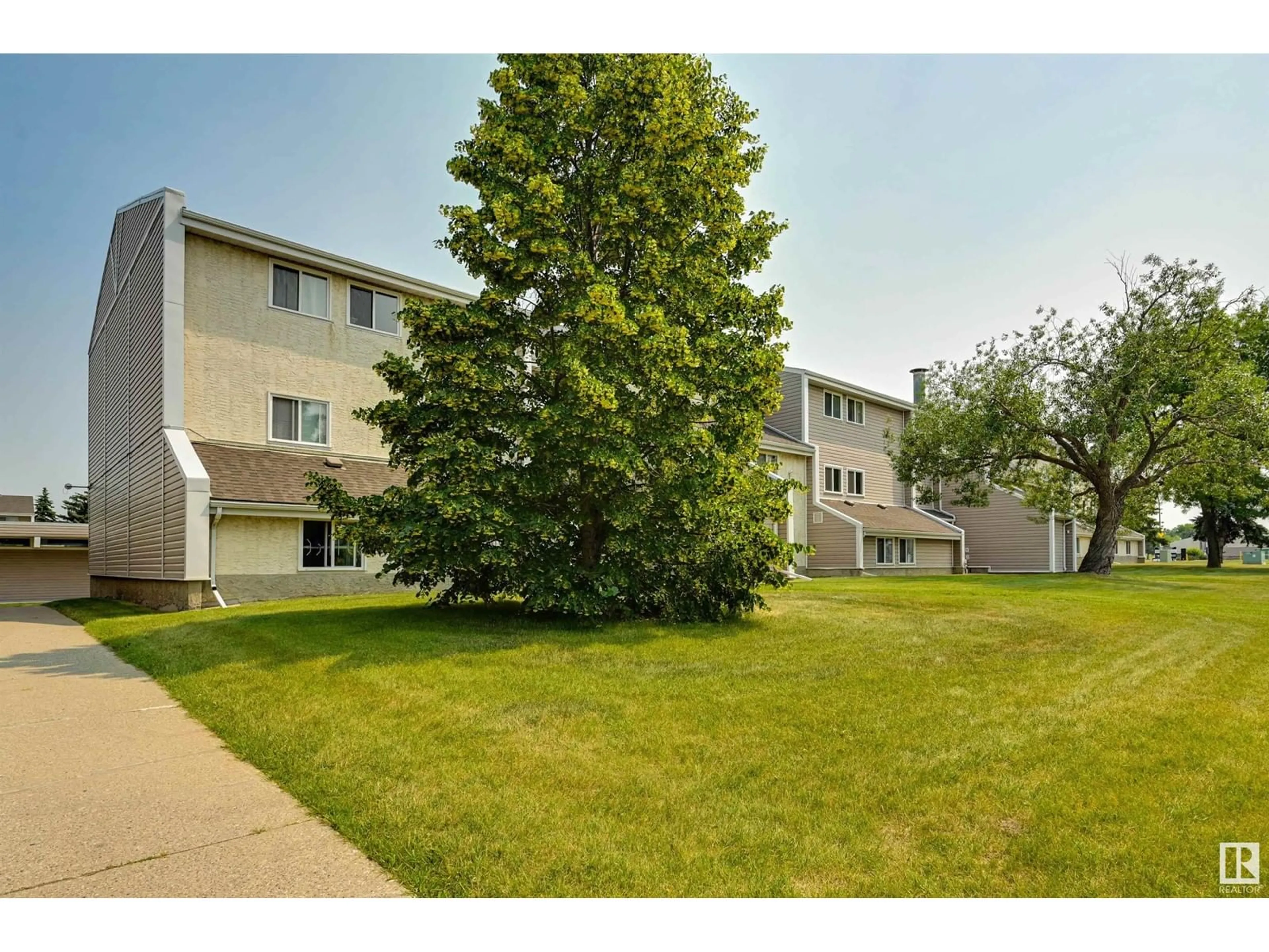 A pic from exterior of the house or condo for #5 3807 76 ST NW, Edmonton Alberta T6K2P9