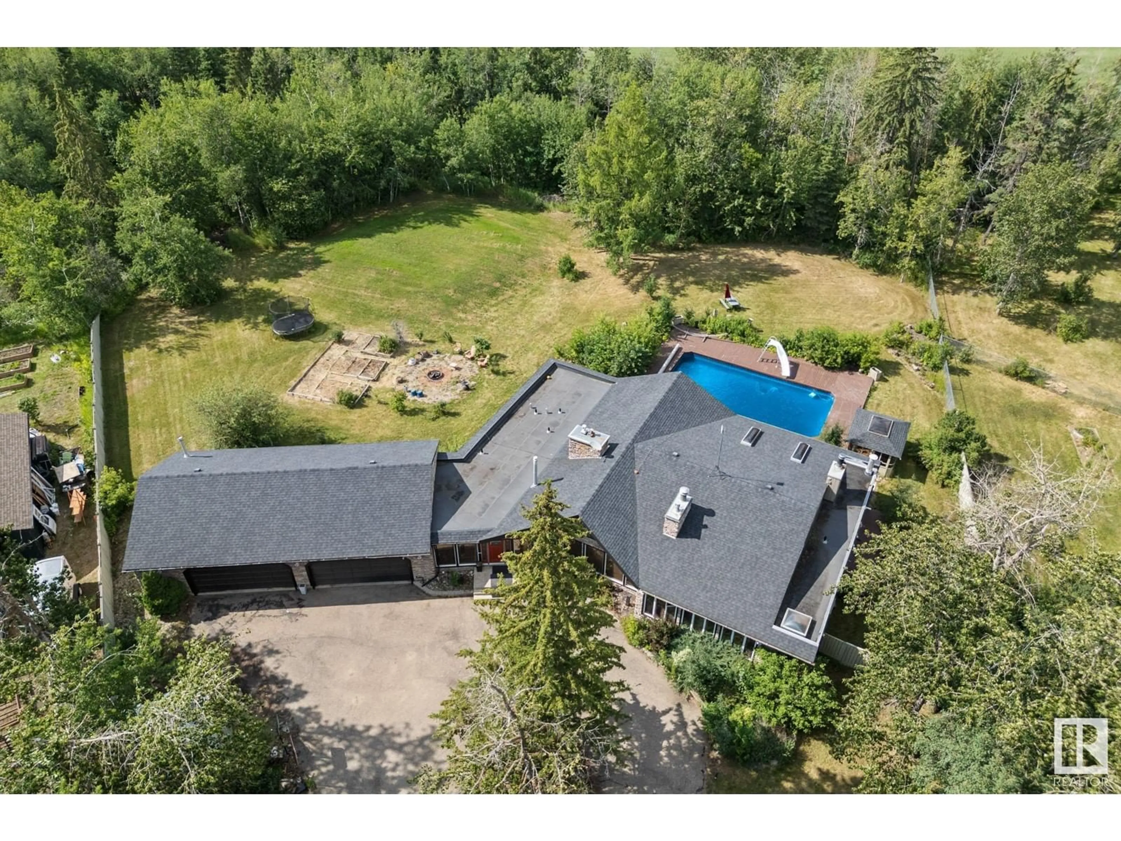 Frontside or backside of a home, cottage for 40 54006 RGE RD 261, Rural Sturgeon County Alberta T8T0C1