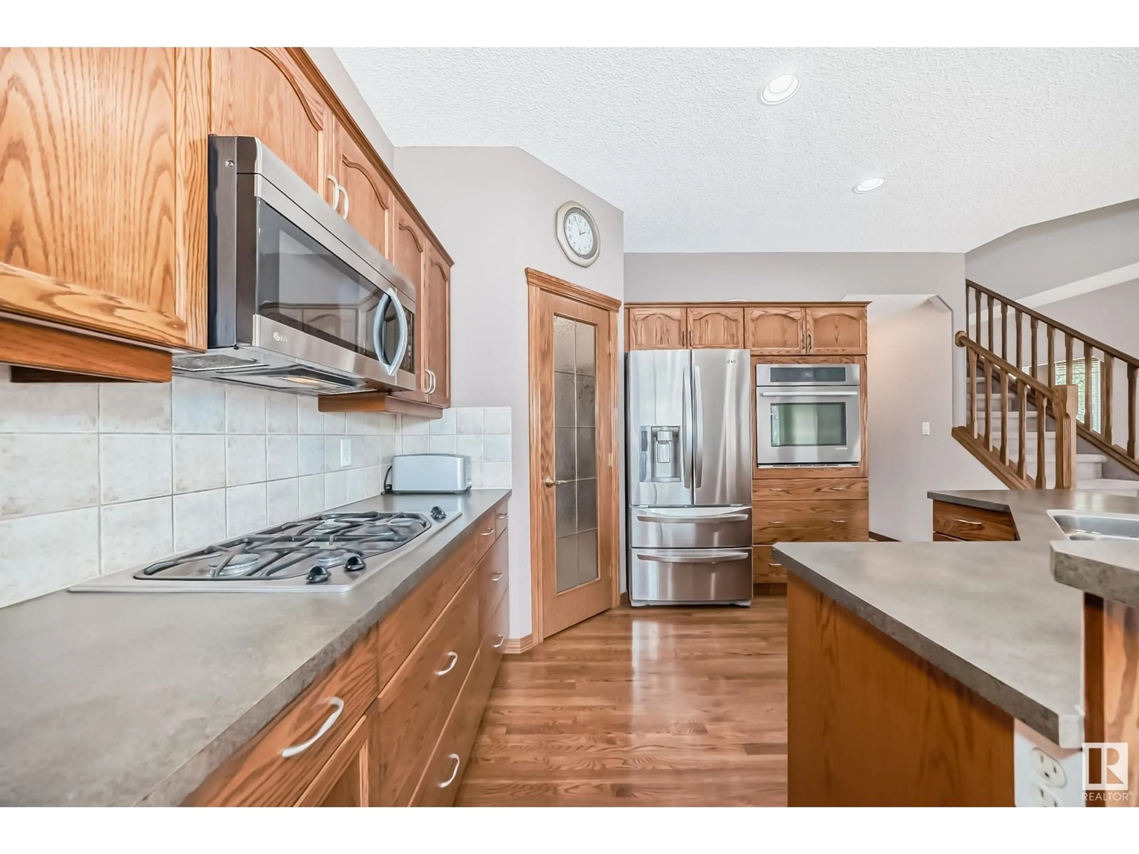 Kitchen for 918 PROCTOR WD NW, Edmonton Alberta T5T6N7