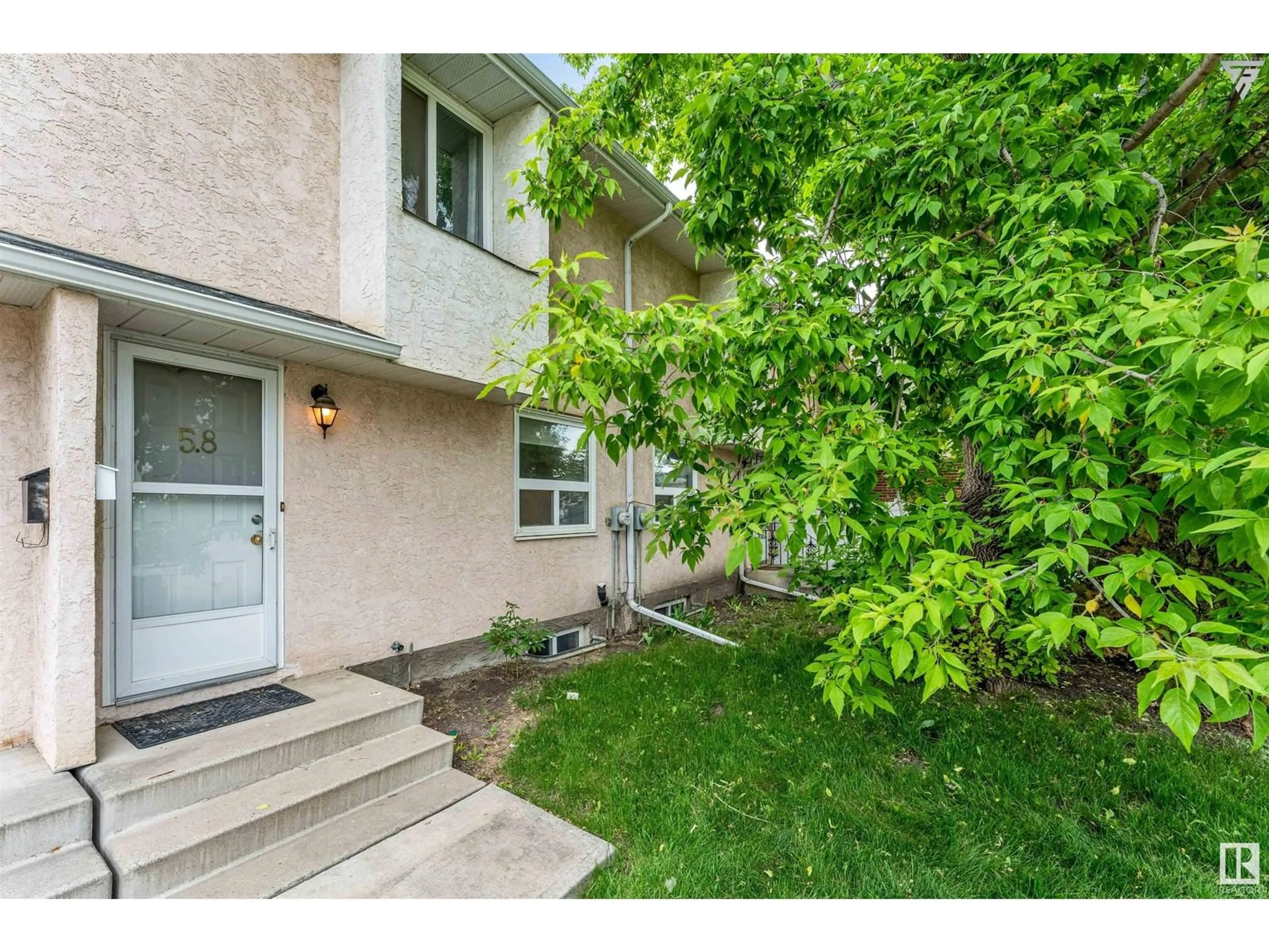 A pic from exterior of the house or condo for 58 LAKEWOOD VG NW, Edmonton Alberta T6K2B3