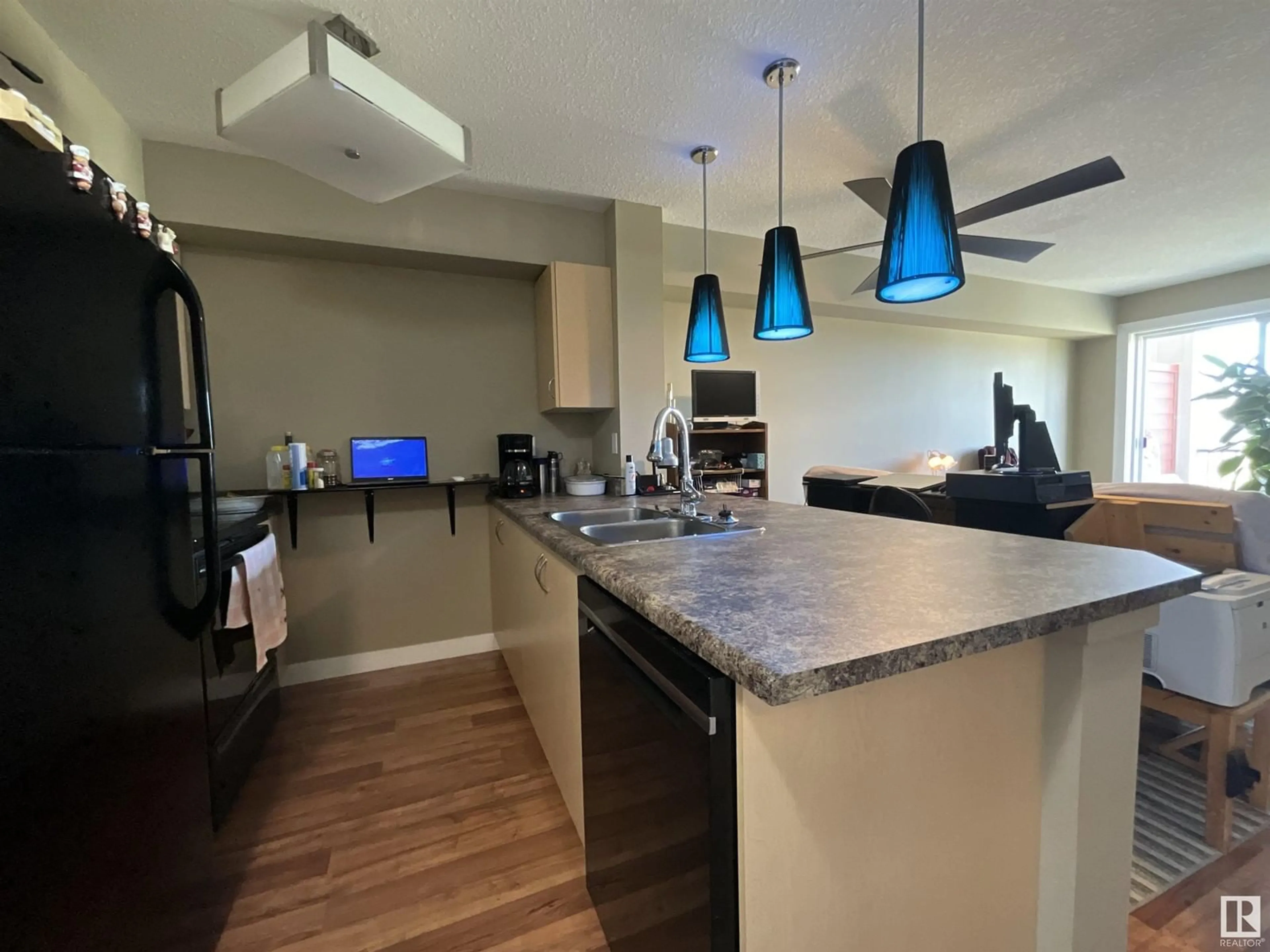 Contemporary kitchen for #406 920 156 ST NW, Edmonton Alberta T6R0N6