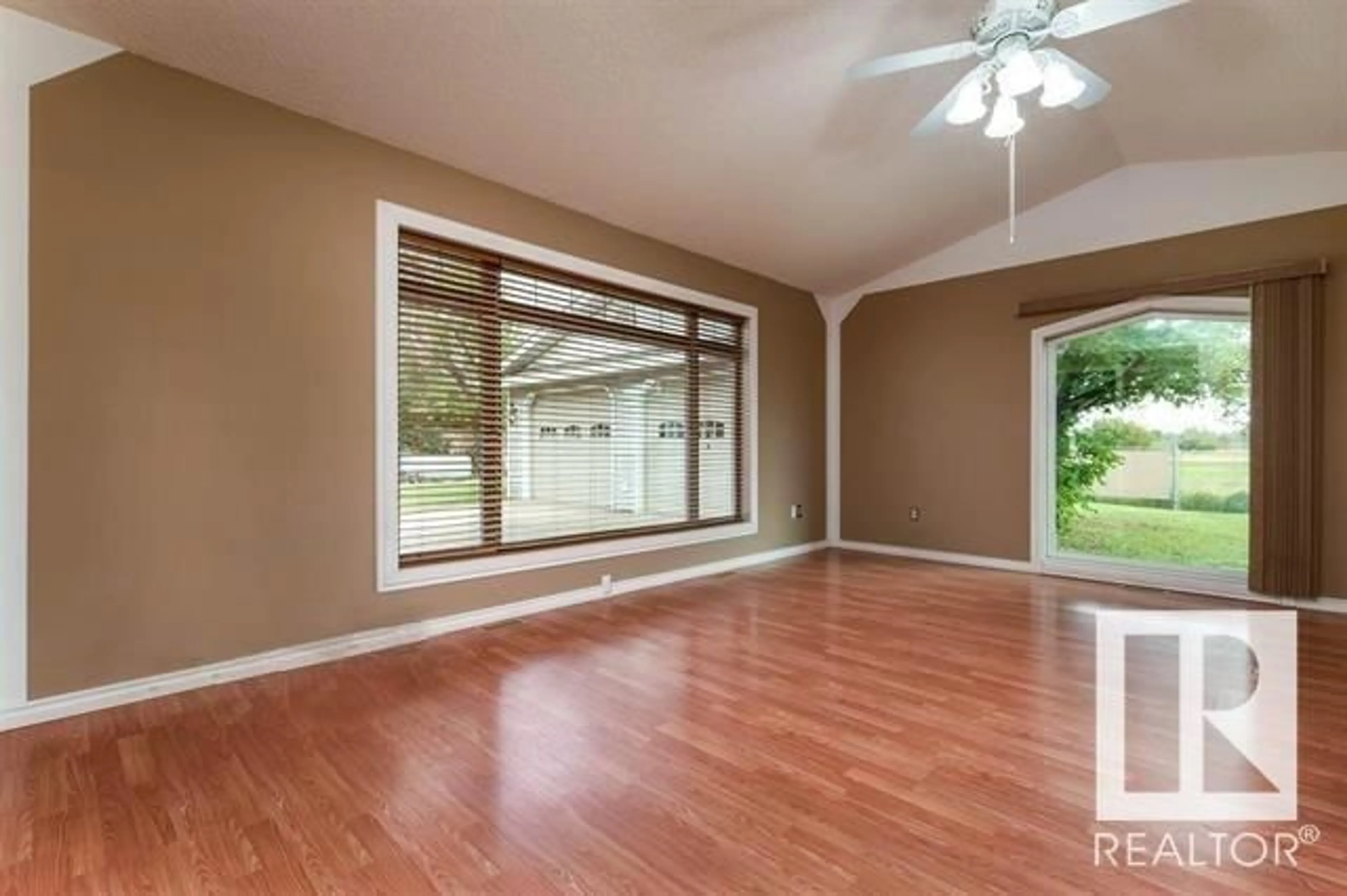 A pic of a room, wood floors for 154 1 AV, Hilliard Alberta T0B2B0