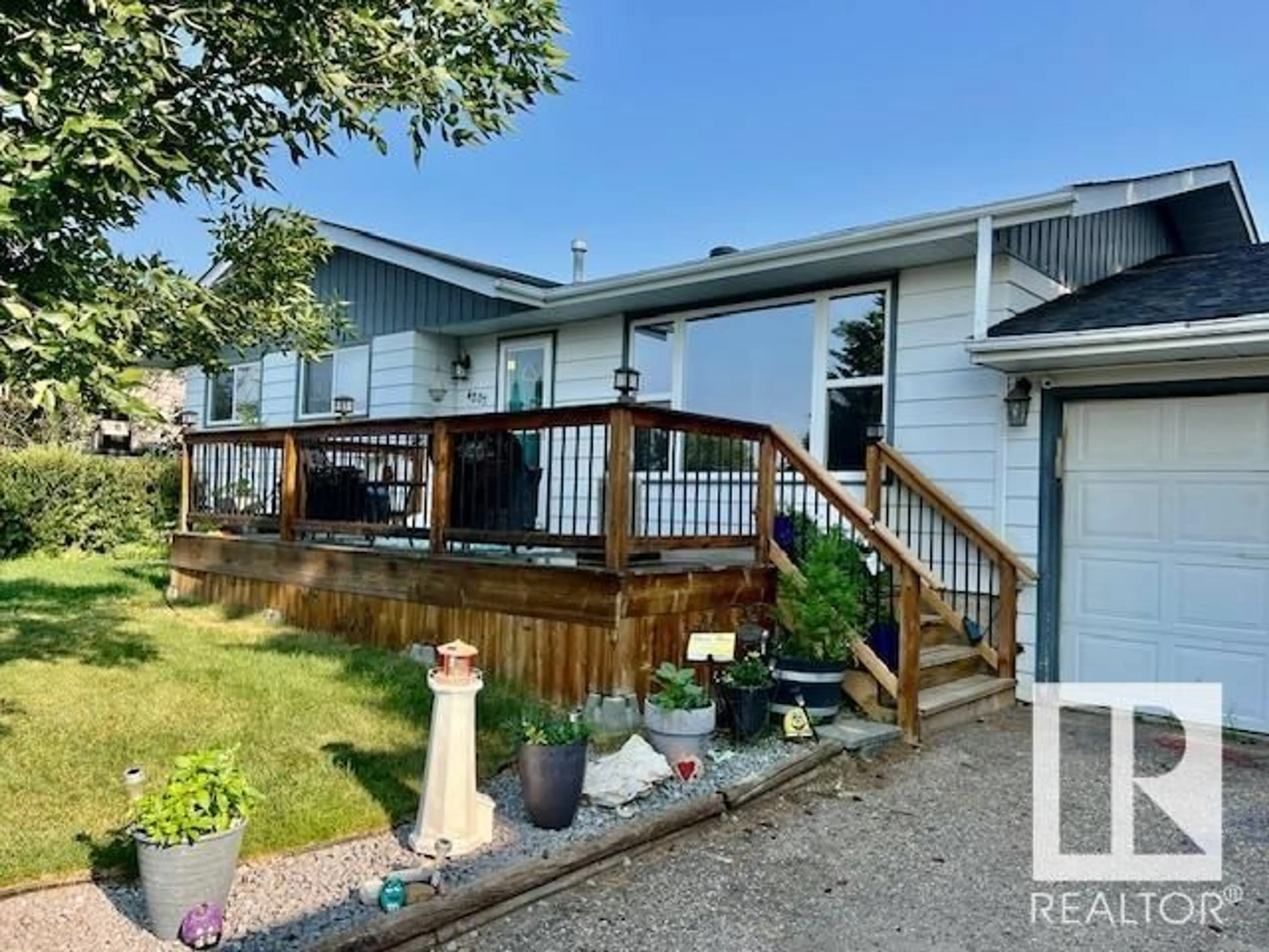 Frontside or backside of a home for 4207 53 AV, Stony Plain Alberta T7Z1G5