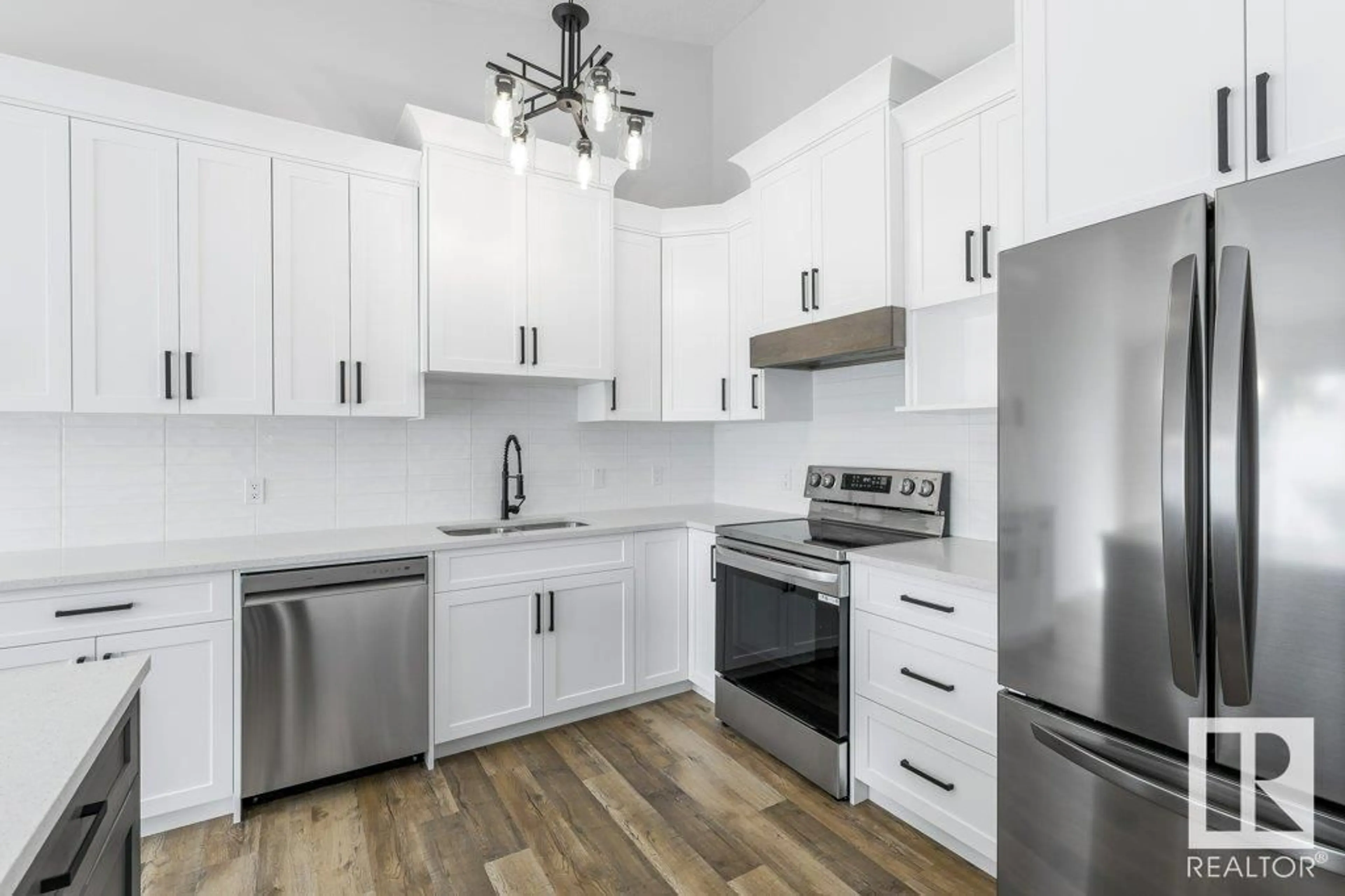 Standard kitchen for #35 85 GERVAIS RD, St. Albert Alberta T8N6H5