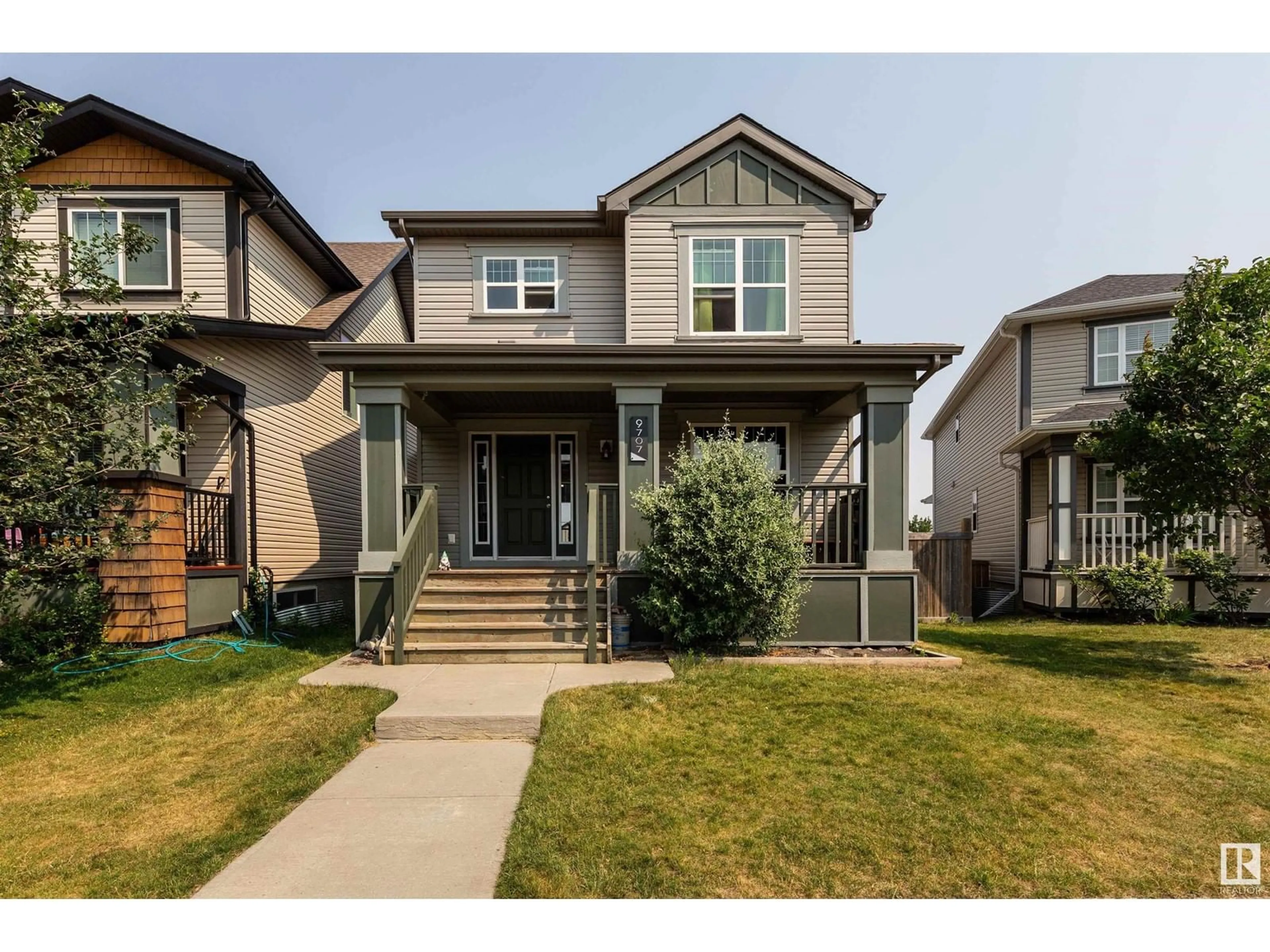 Frontside or backside of a home for 9707 221 ST NW, Edmonton Alberta T5T4H7