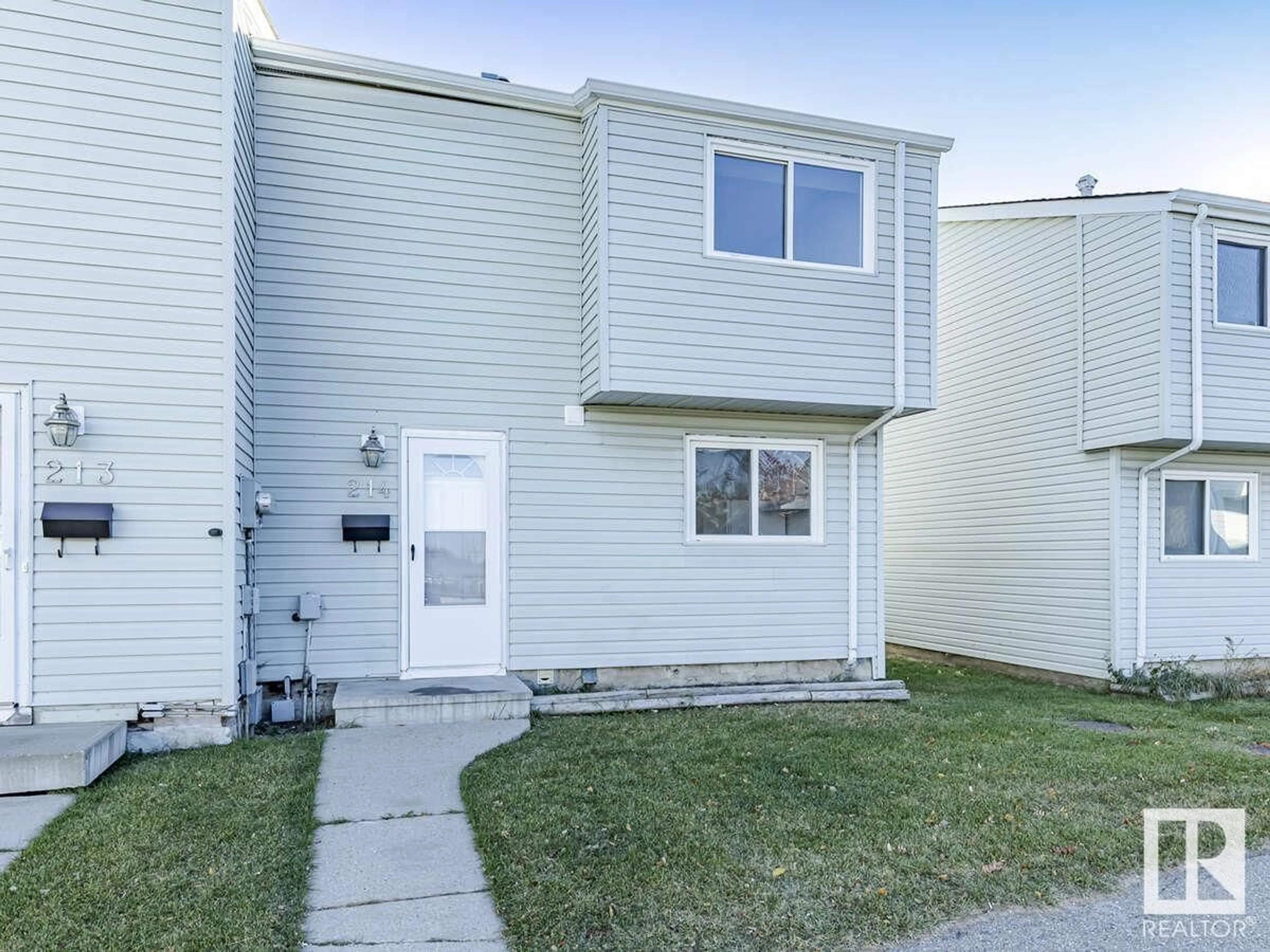 A pic from exterior of the house or condo for 214 Dickinsfield CO NW, Edmonton Alberta T5E5V8