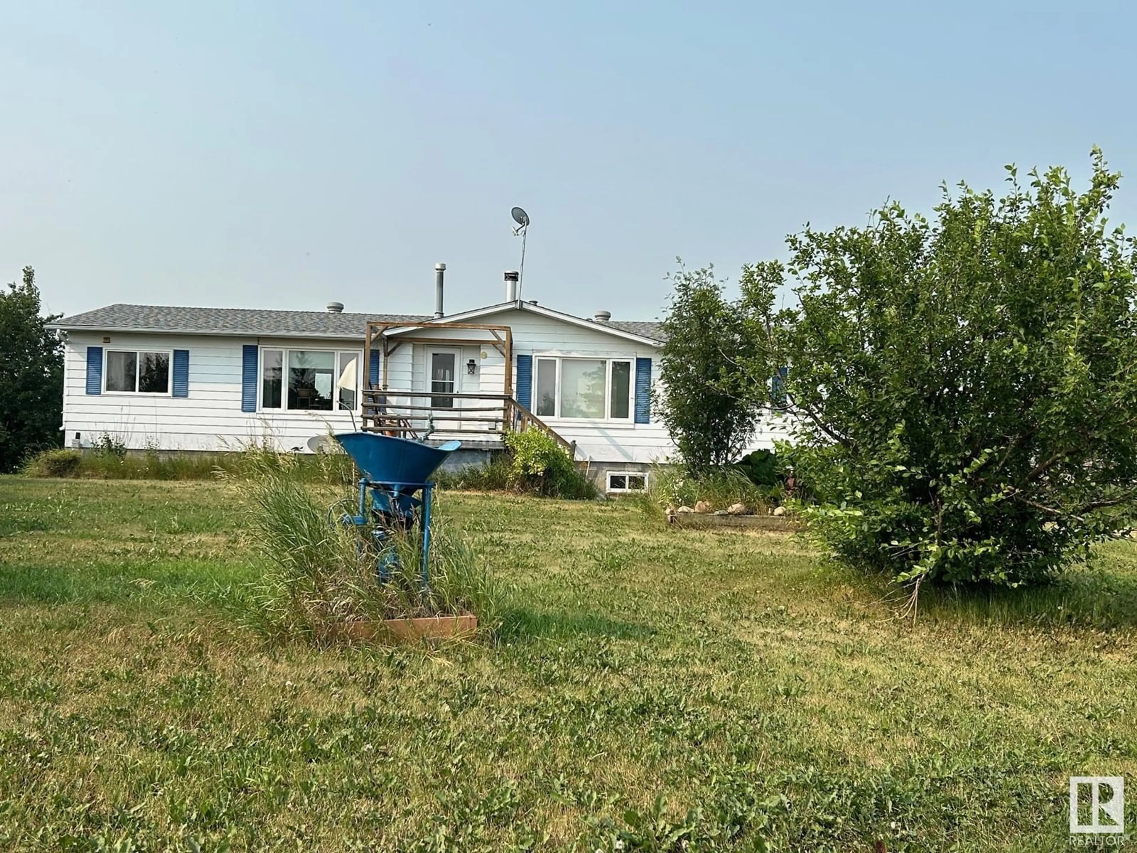 Outside view for 59307 Hwy 63, Rural Thorhild County Alberta T0A3J0