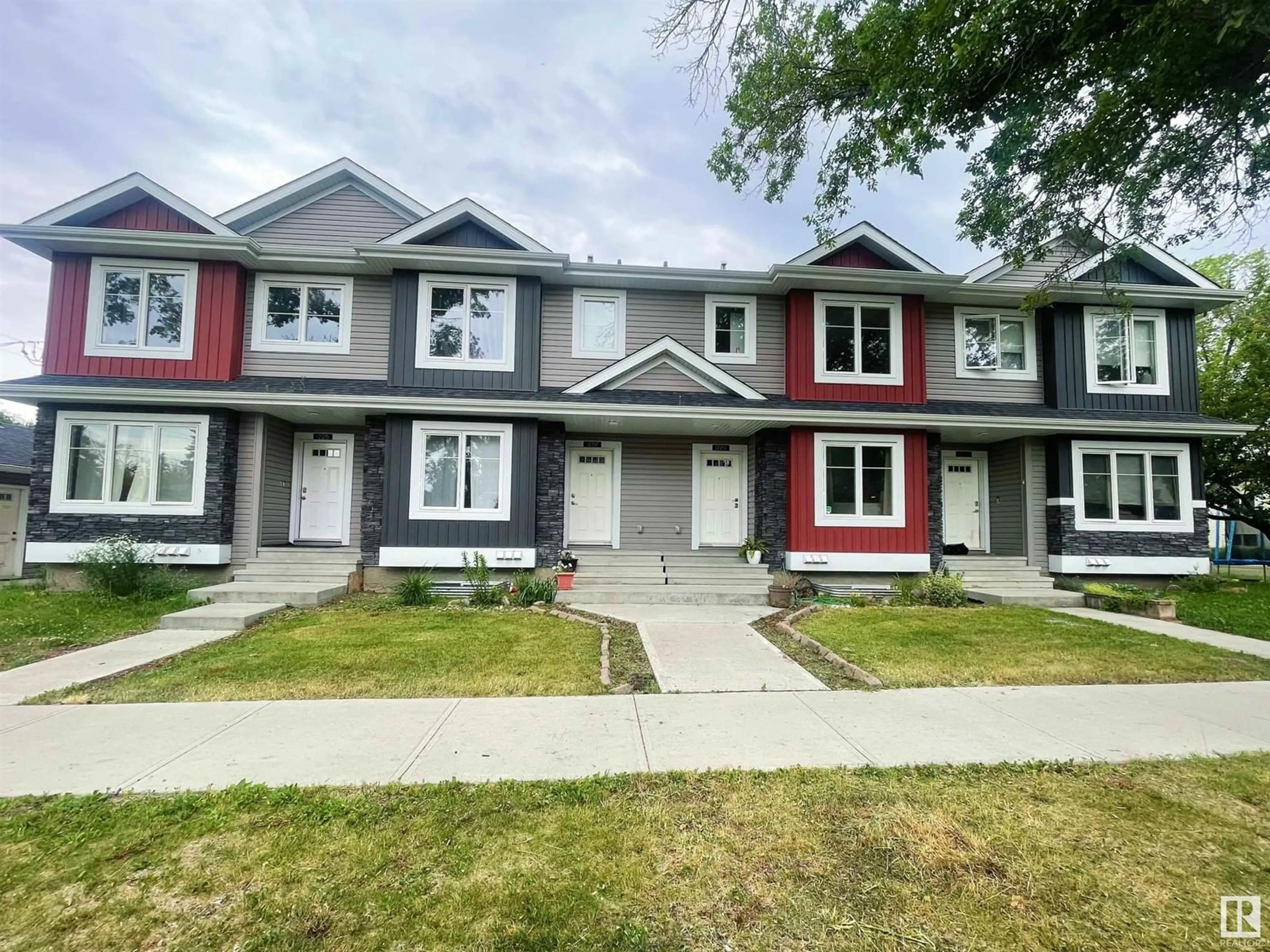 A pic from exterior of the house or condo for 12217 117 AV NW, Edmonton Alberta T5M0G8