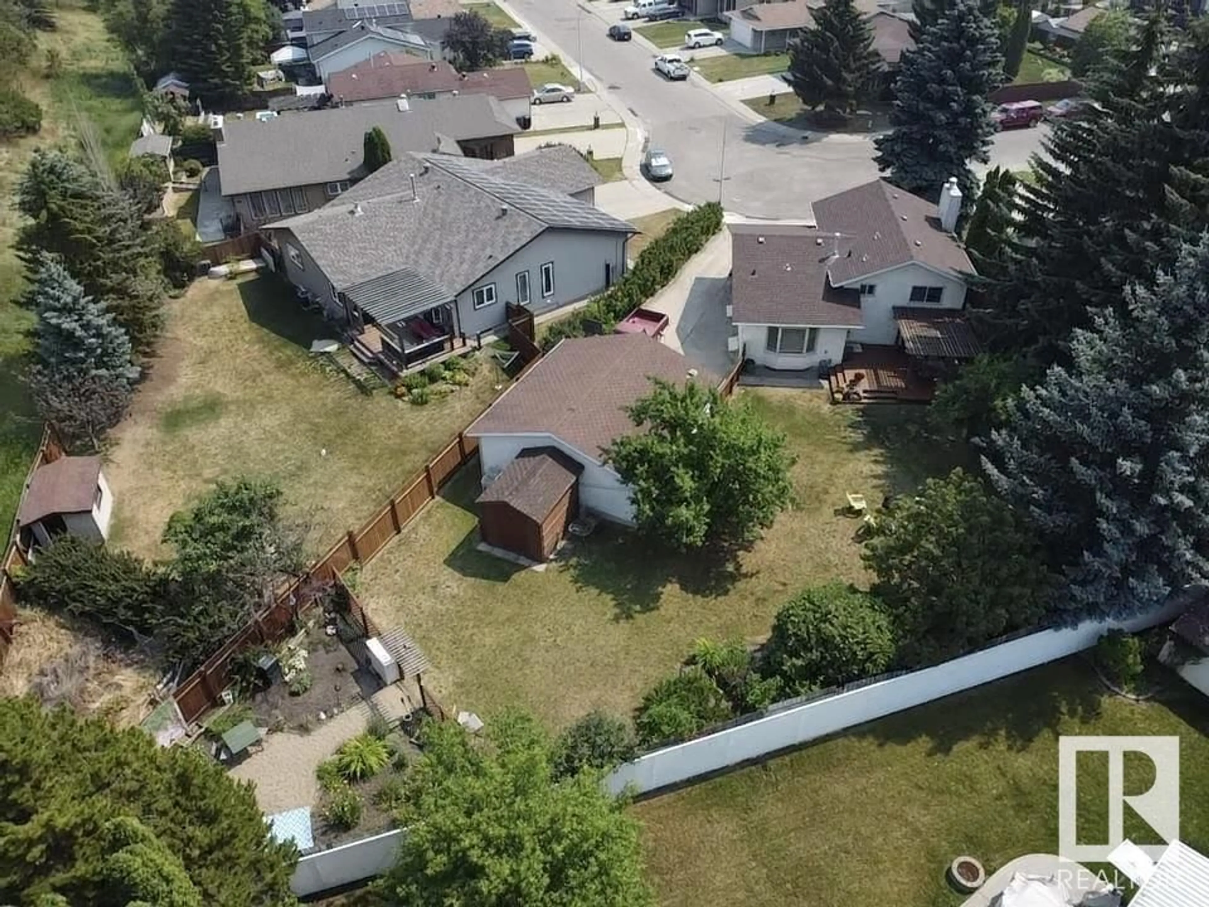 Frontside or backside of a home for 9848 187 ST NW, Edmonton Alberta T5T3E8