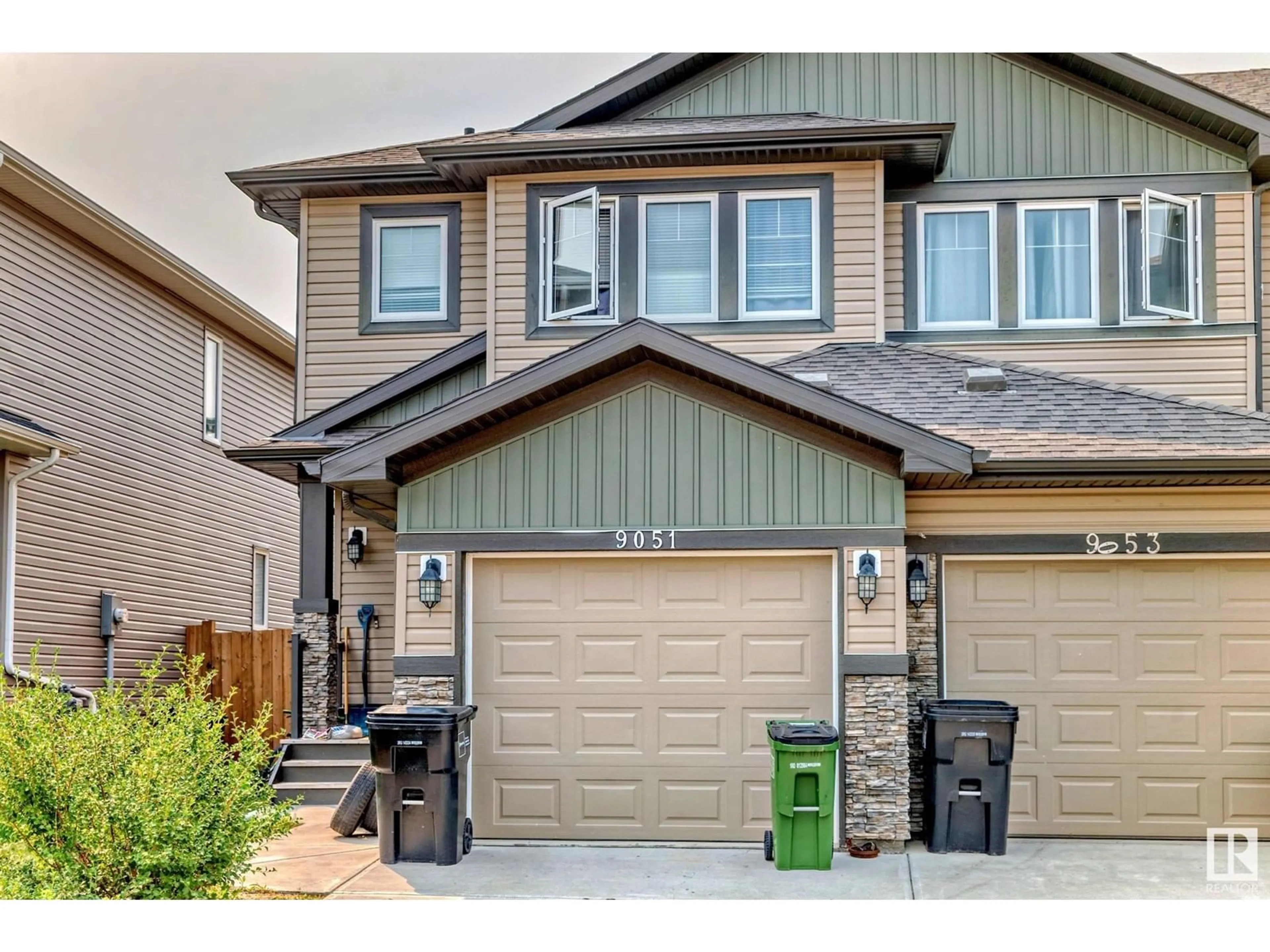 Frontside or backside of a home for 9051 COOPER LI SW, Edmonton Alberta T6W3K8