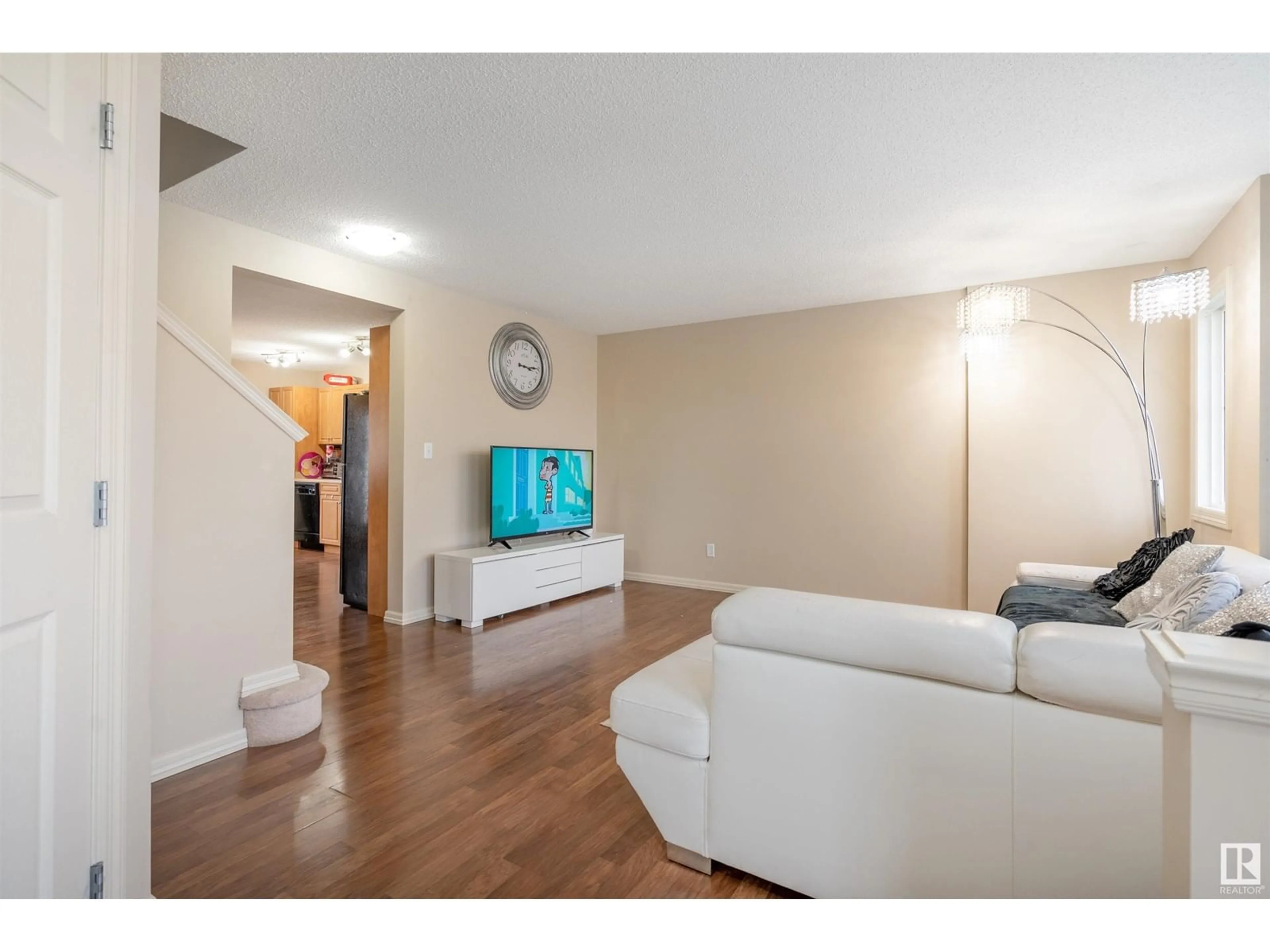 Living room for 776 WELSH DR SW, Edmonton Alberta T6X0N3