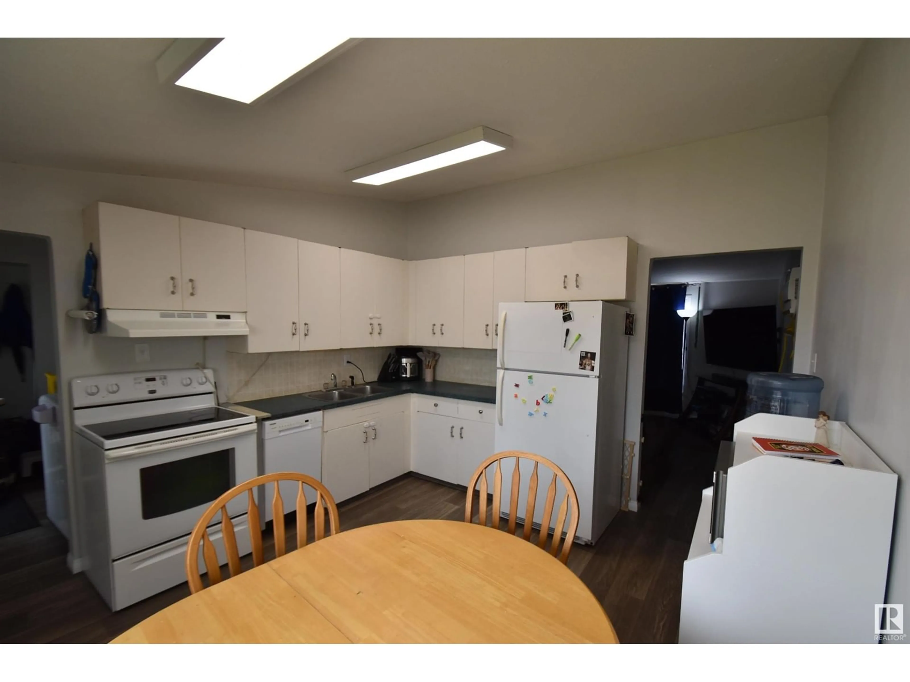 Standard kitchen, unknown floor, cottage for 5034 45 AV, St. Paul Town Alberta T0A3A4