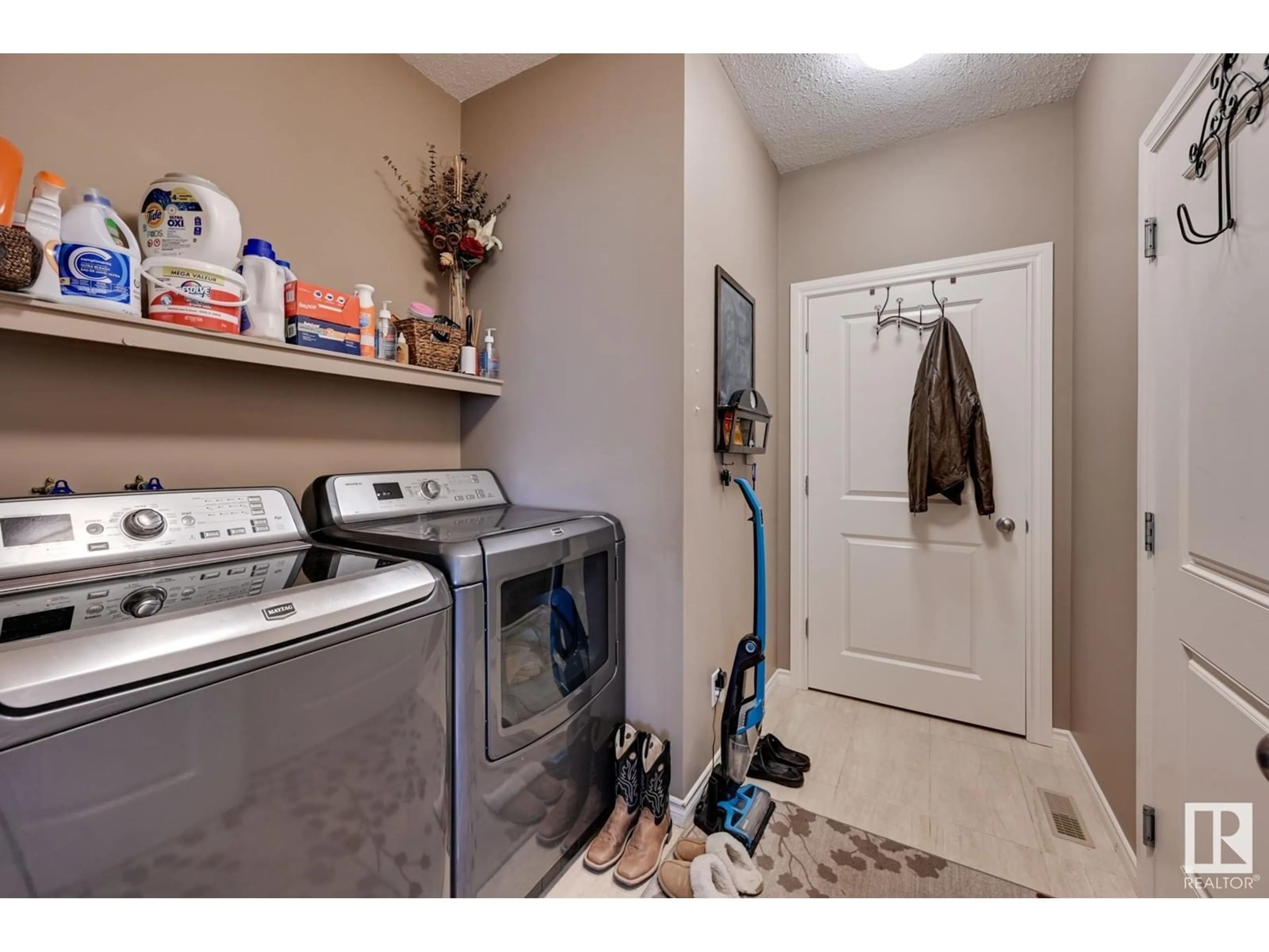 Laundry room for 515 Crandell CO, Sherwood Park Alberta T8H0H3