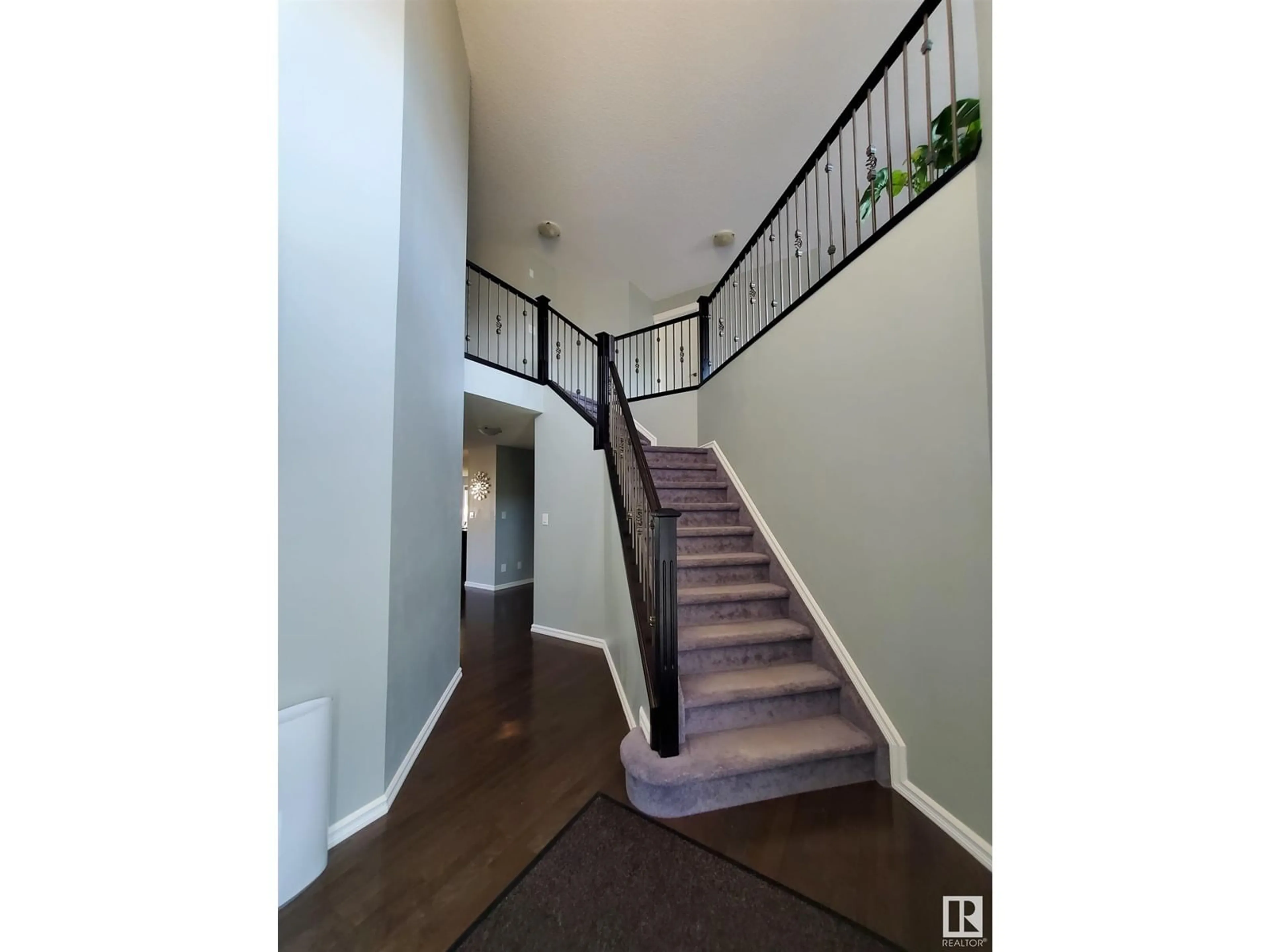 Stairs for 851 CHAHLEY WY NW, Edmonton Alberta T6M0C7