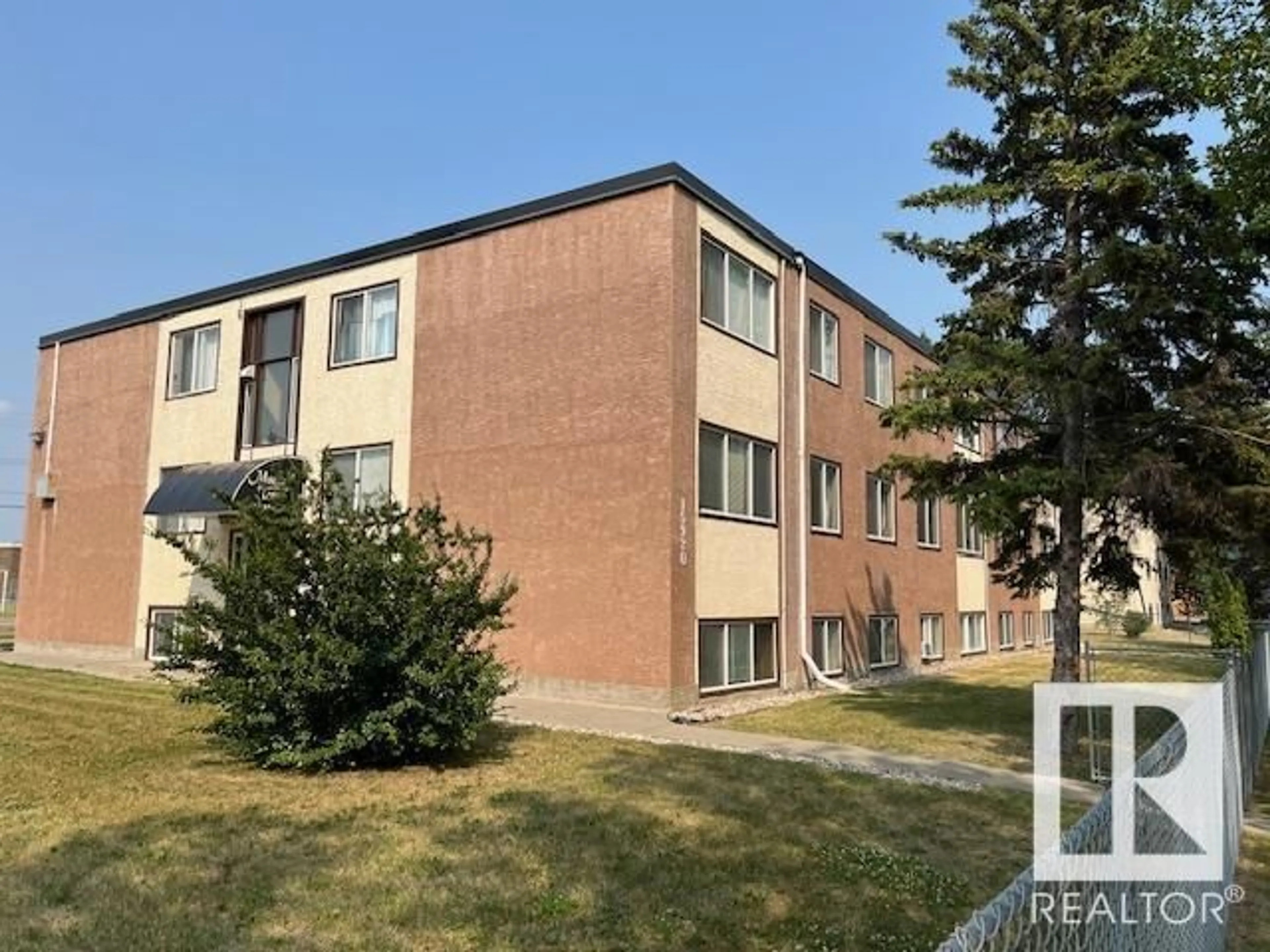 A pic from exterior of the house or condo for #15 15920 109 AV NW, Edmonton Alberta T5P1B7