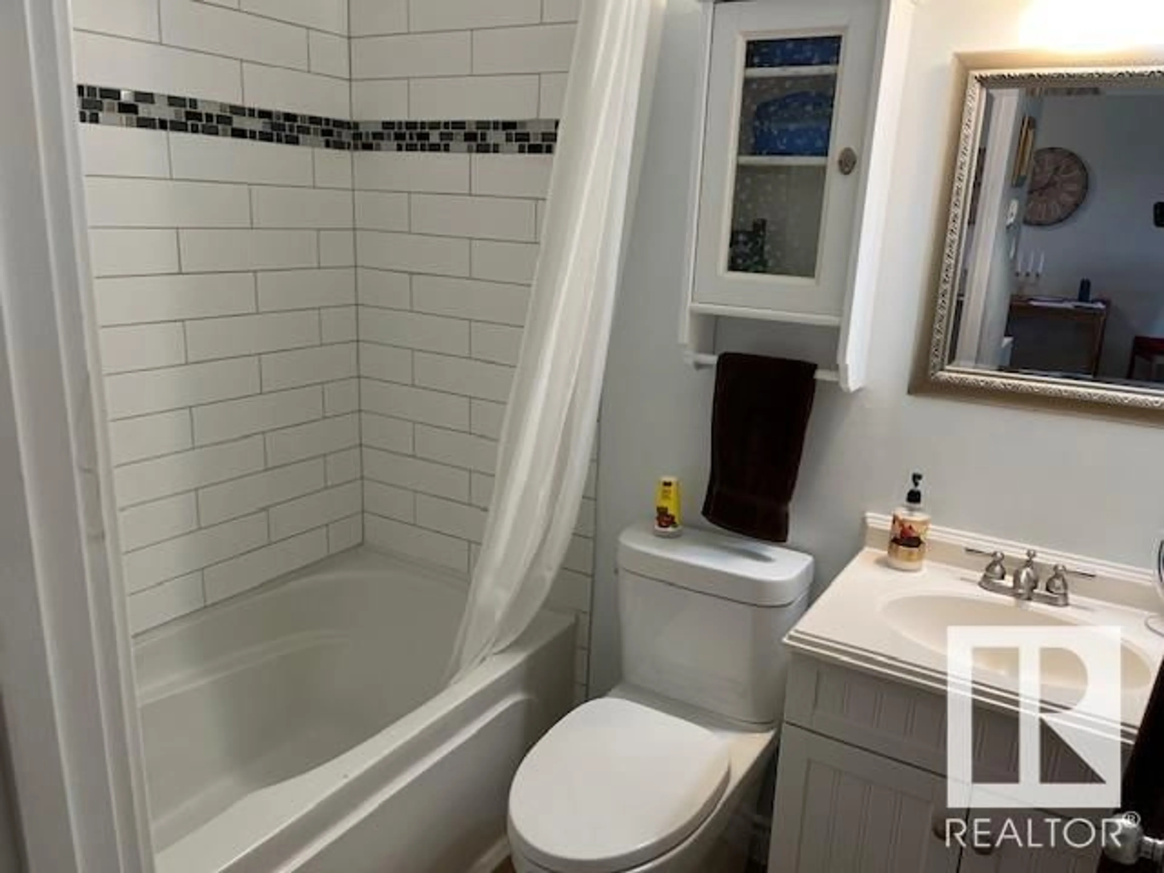 Bathroom for #15 15920 109 AV NW, Edmonton Alberta T5P1B7