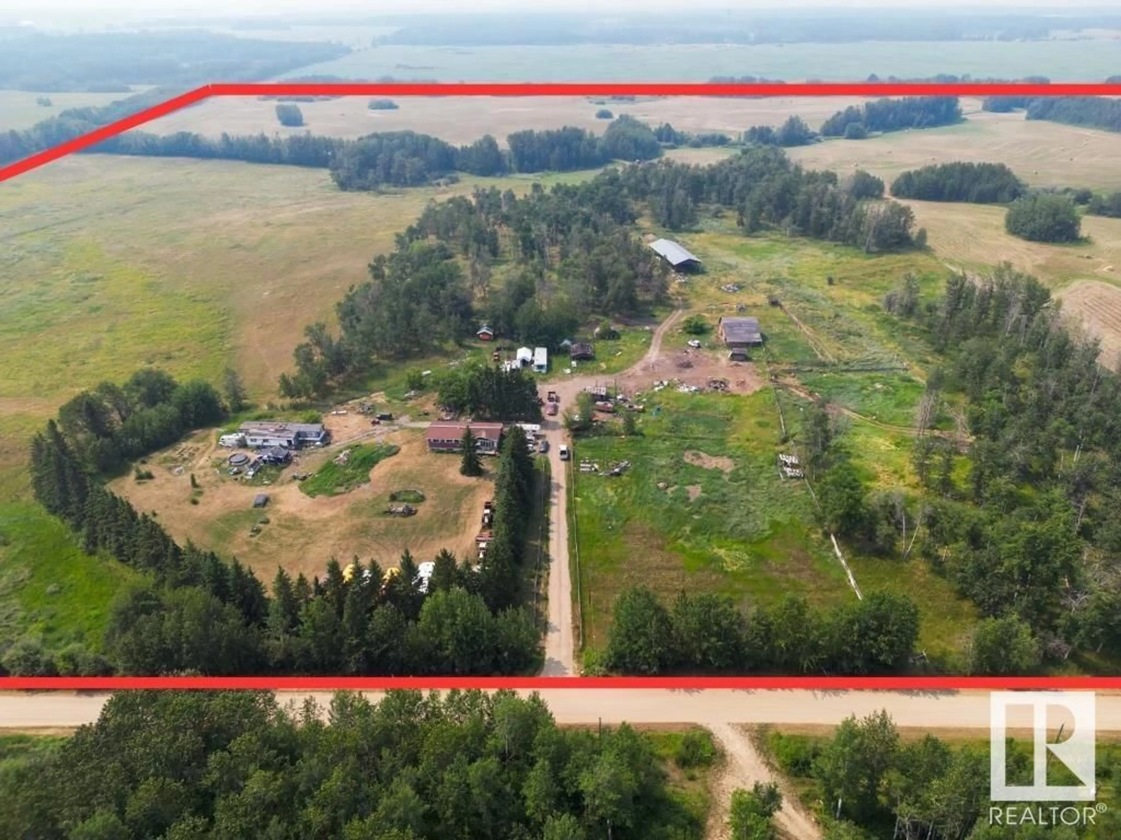 Fenced yard for 56108 Range Road 262, Rural Lac Ste. Anne County Alberta T0E1A0