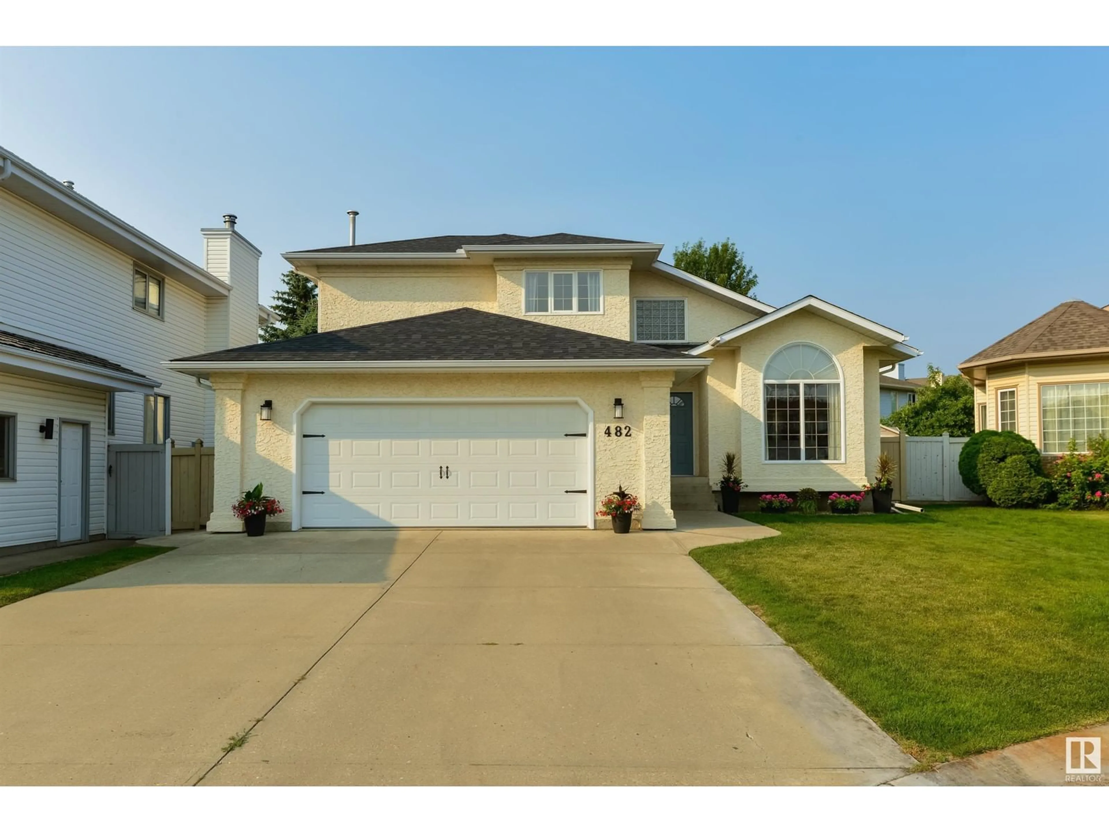 Frontside or backside of a home for 482 BUCHANAN RD NW, Edmonton Alberta T6R2B5