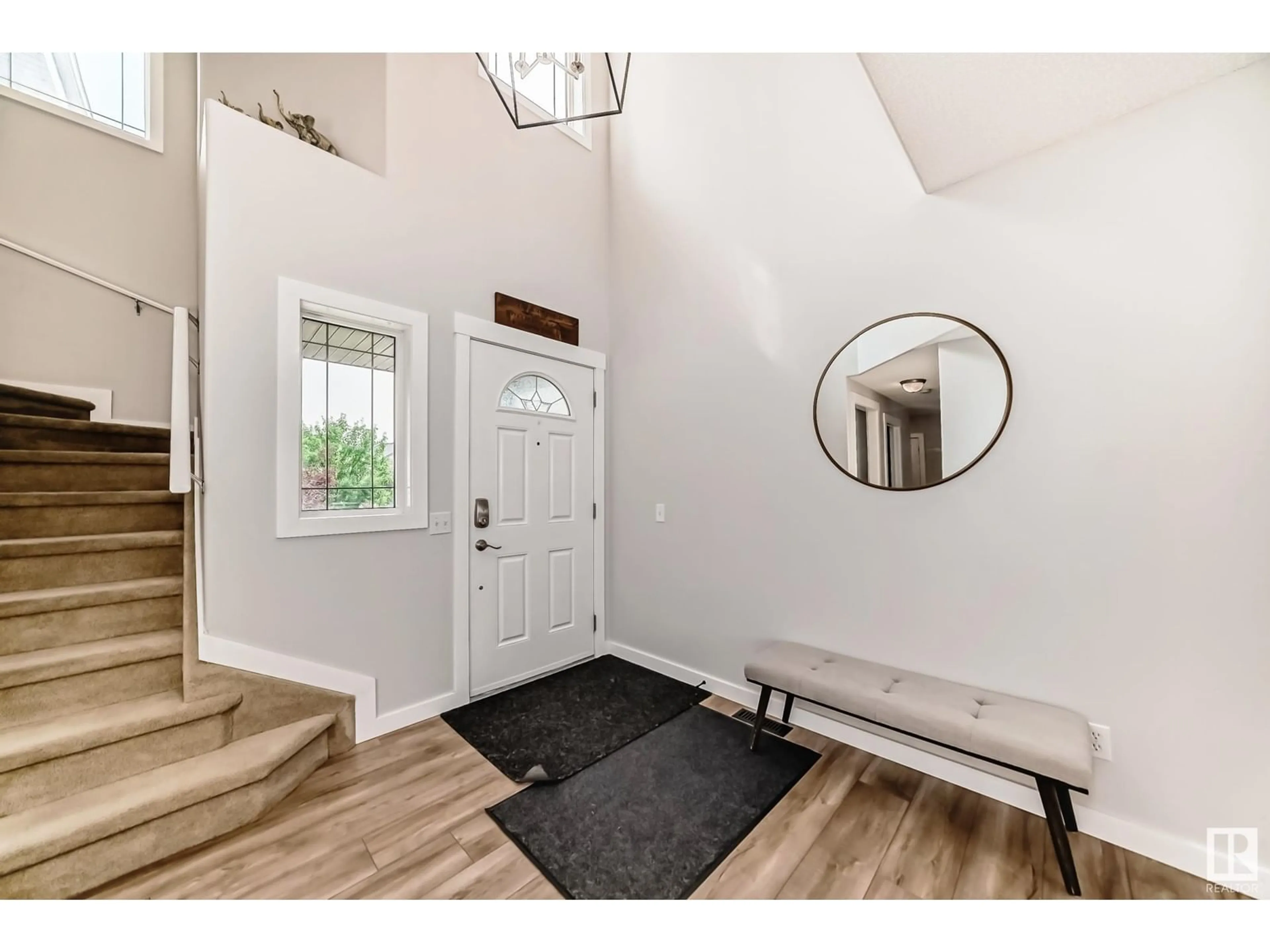 Indoor entryway for 4212 162 AV NW, Edmonton Alberta T5Y0H8