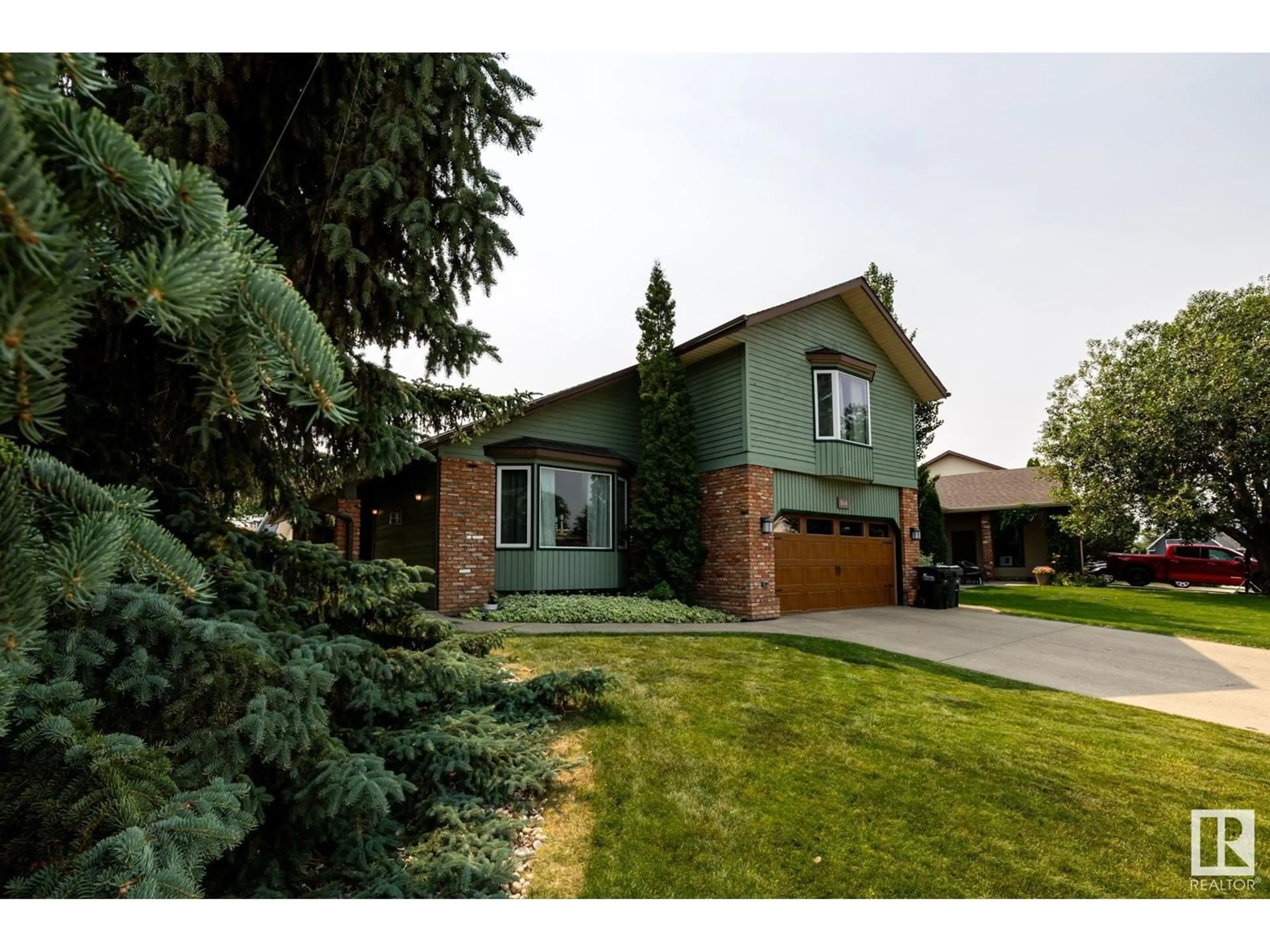 Frontside or backside of a home for 514 VISCOUNT CR, Sherwood Park Alberta T8A4K5