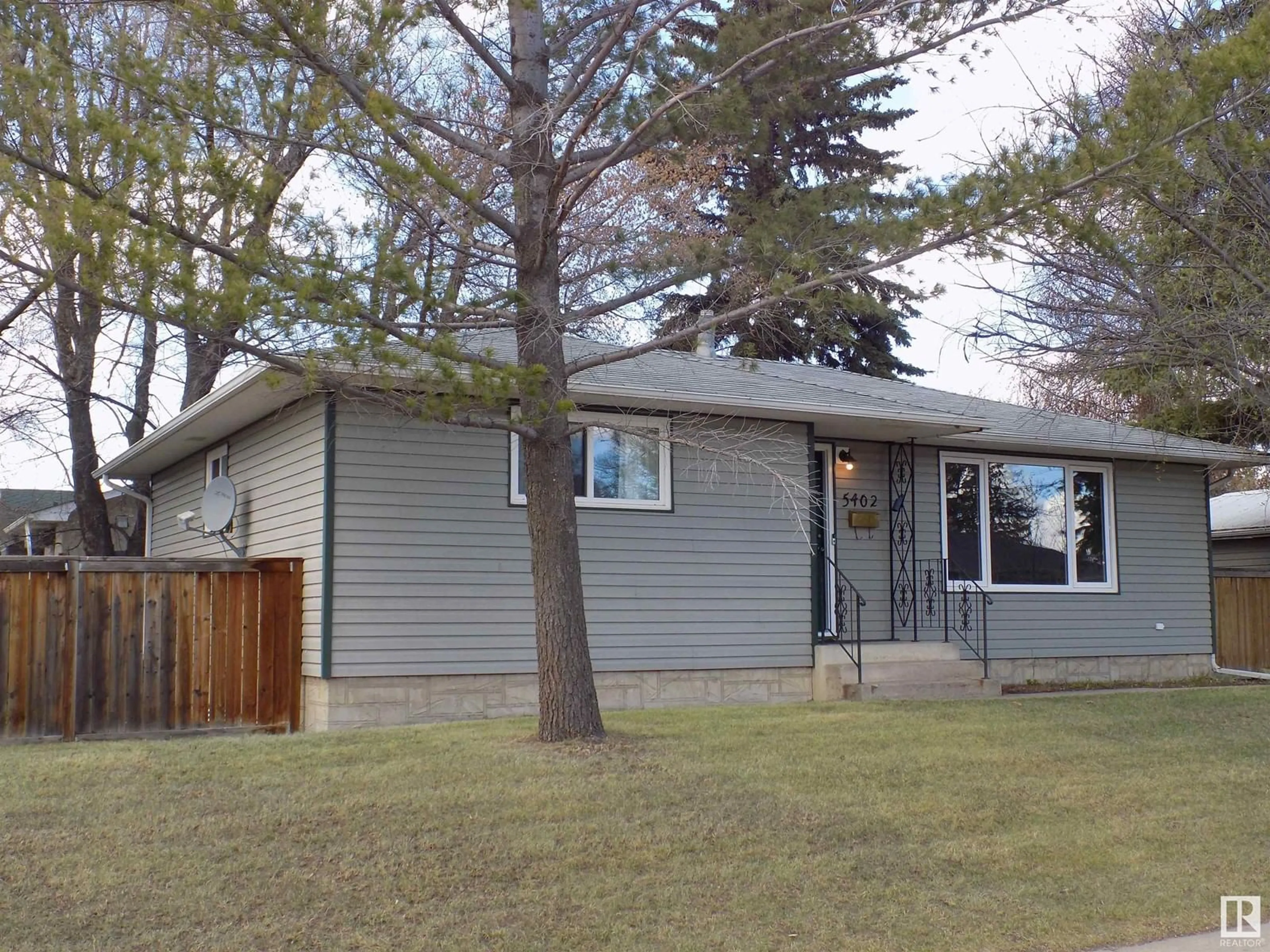 Frontside or backside of a home for 5402 40 AV, Wetaskiwin Alberta T9A0A5