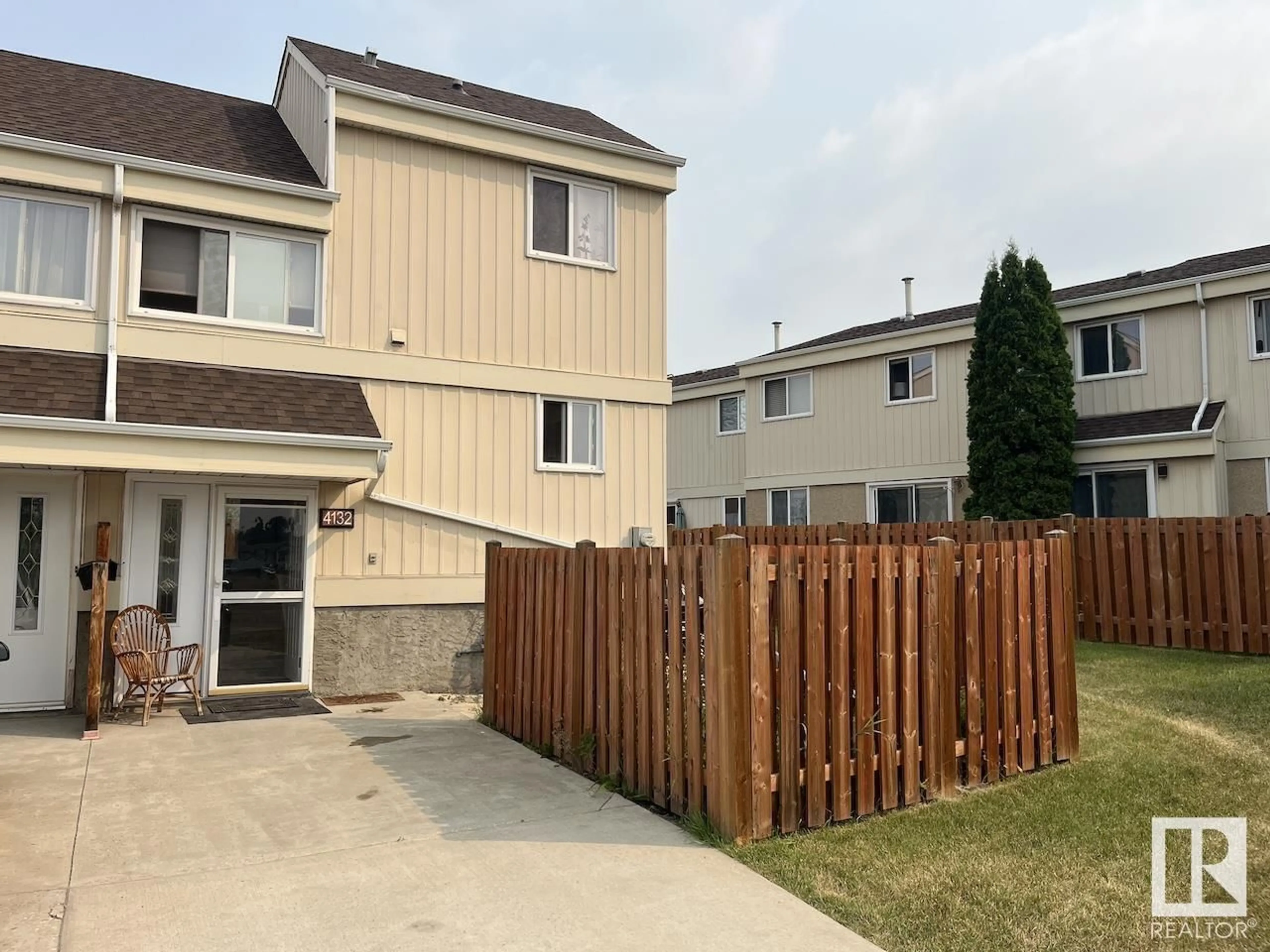 Fenced yard for 4132 134 AV NW, Edmonton Alberta T5A3M2