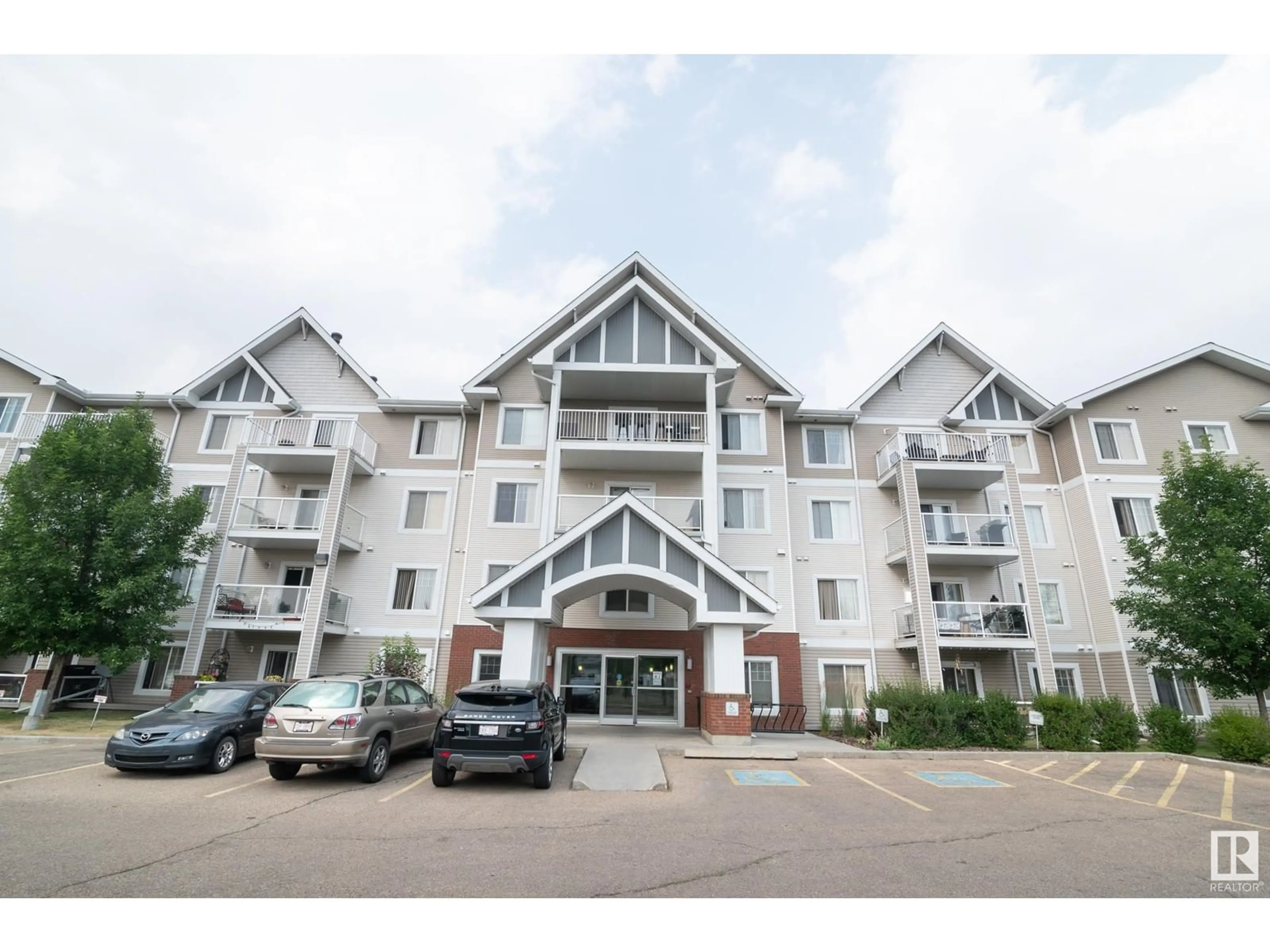 A pic from exterior of the house or condo for #118 13830 150 AV NW, Edmonton Alberta T6A1X2