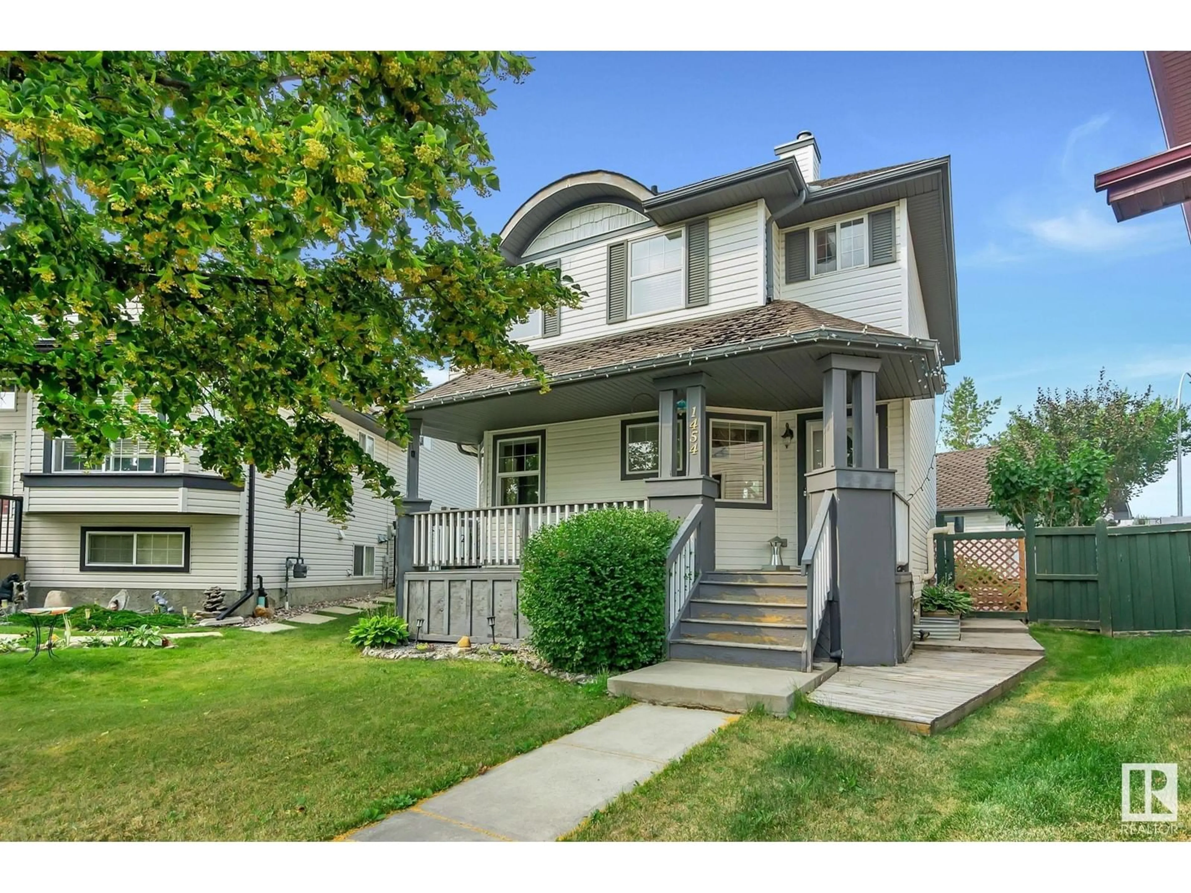 Frontside or backside of a home for 1454 GRANT WY NW, Edmonton Alberta T5T6L3