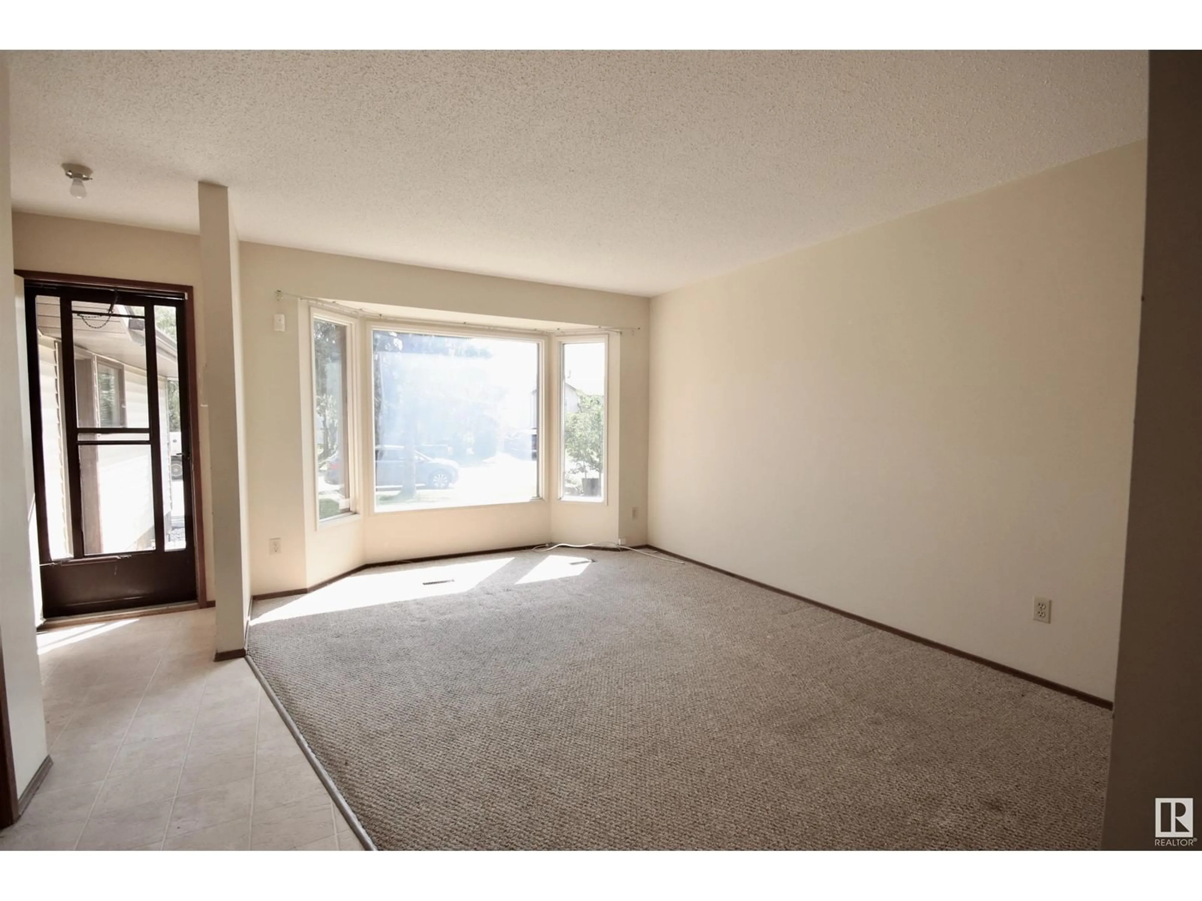 A pic of a room for 1224 104 ST NW, Edmonton Alberta T6J6E3