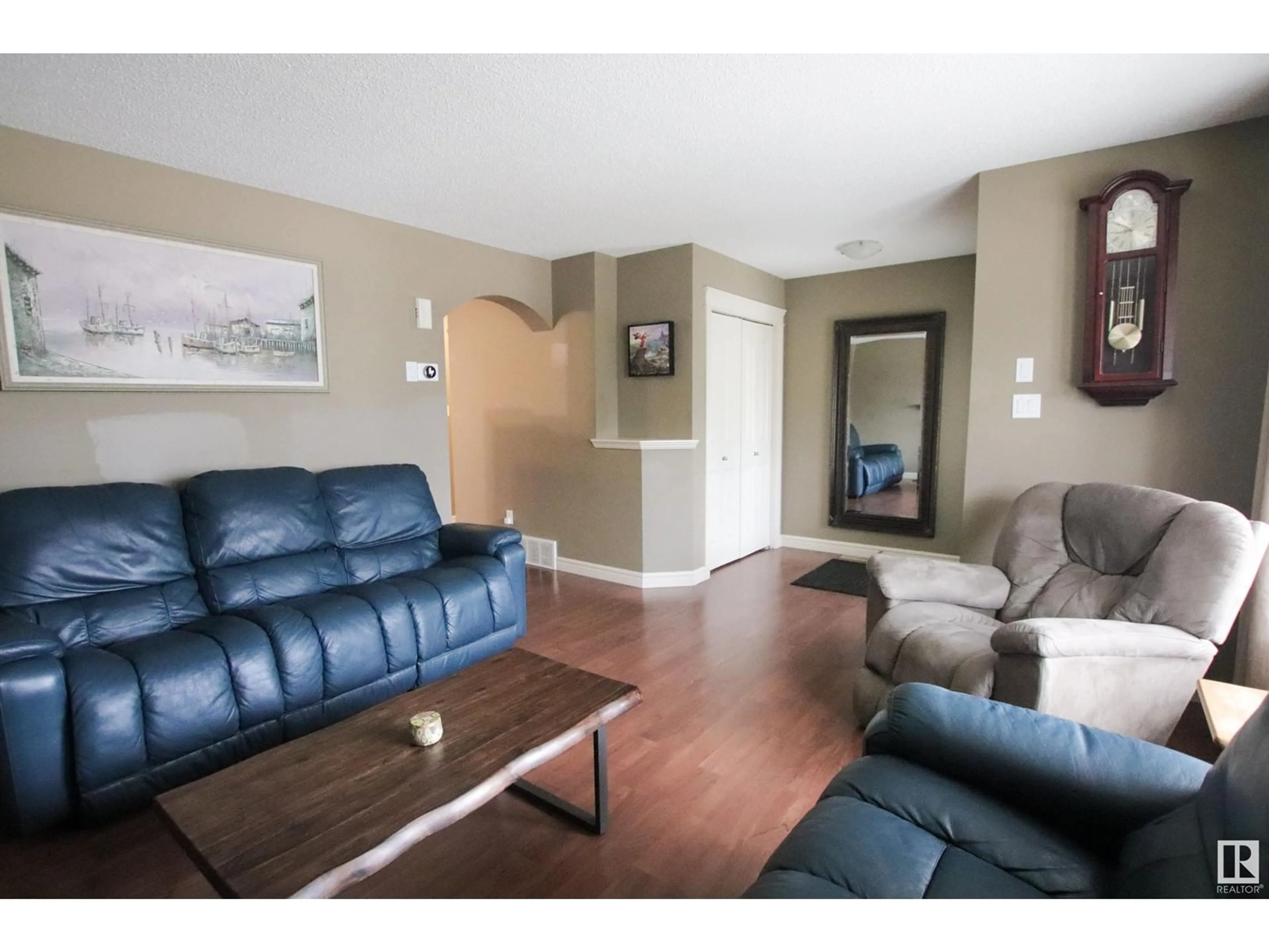 Living room for 31 VIRGINIA AV, Spruce Grove Alberta T7X0B9