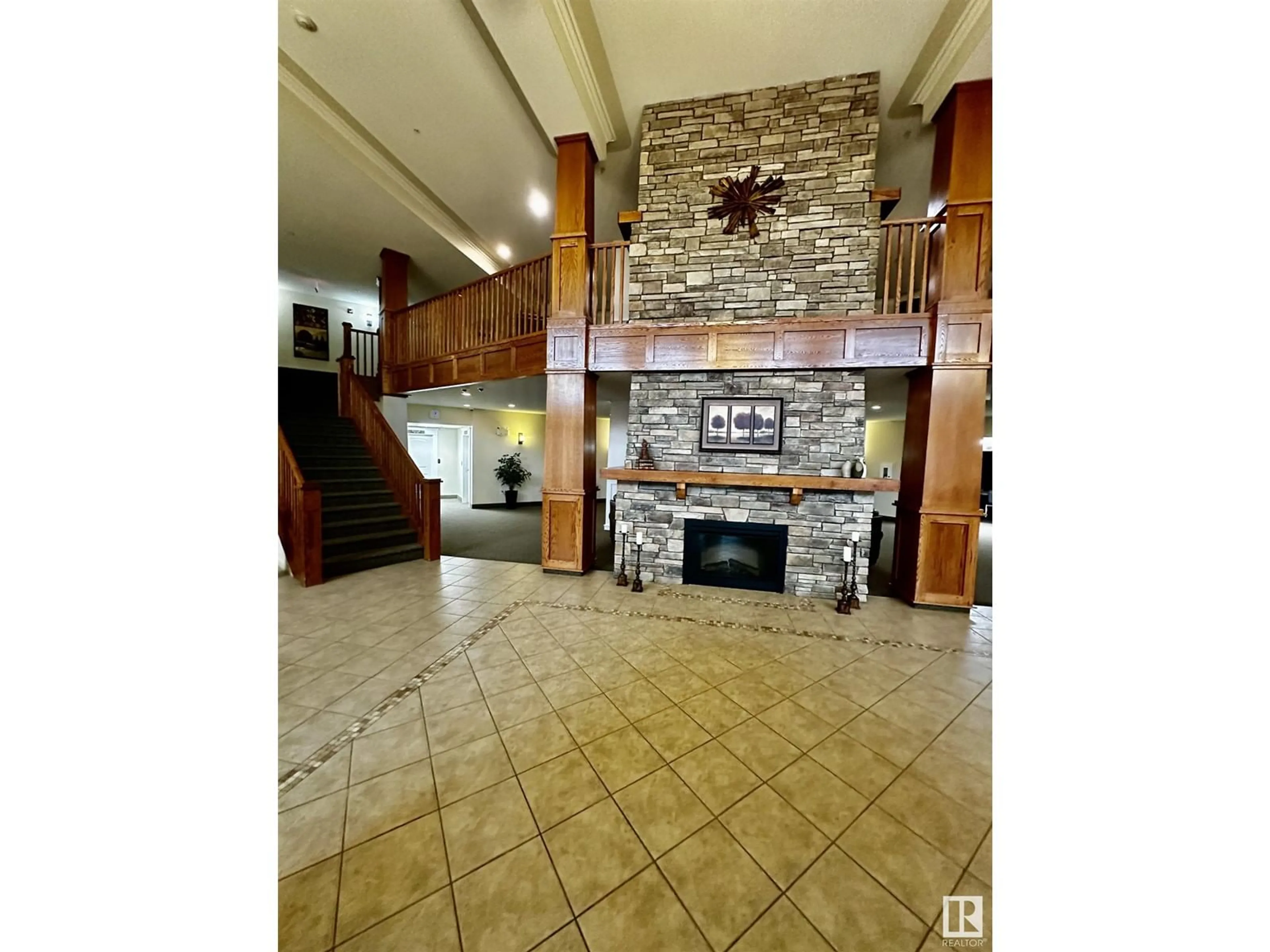 Indoor lobby for 316-511 Queen ST, Spruce Grove Alberta I7X0G4