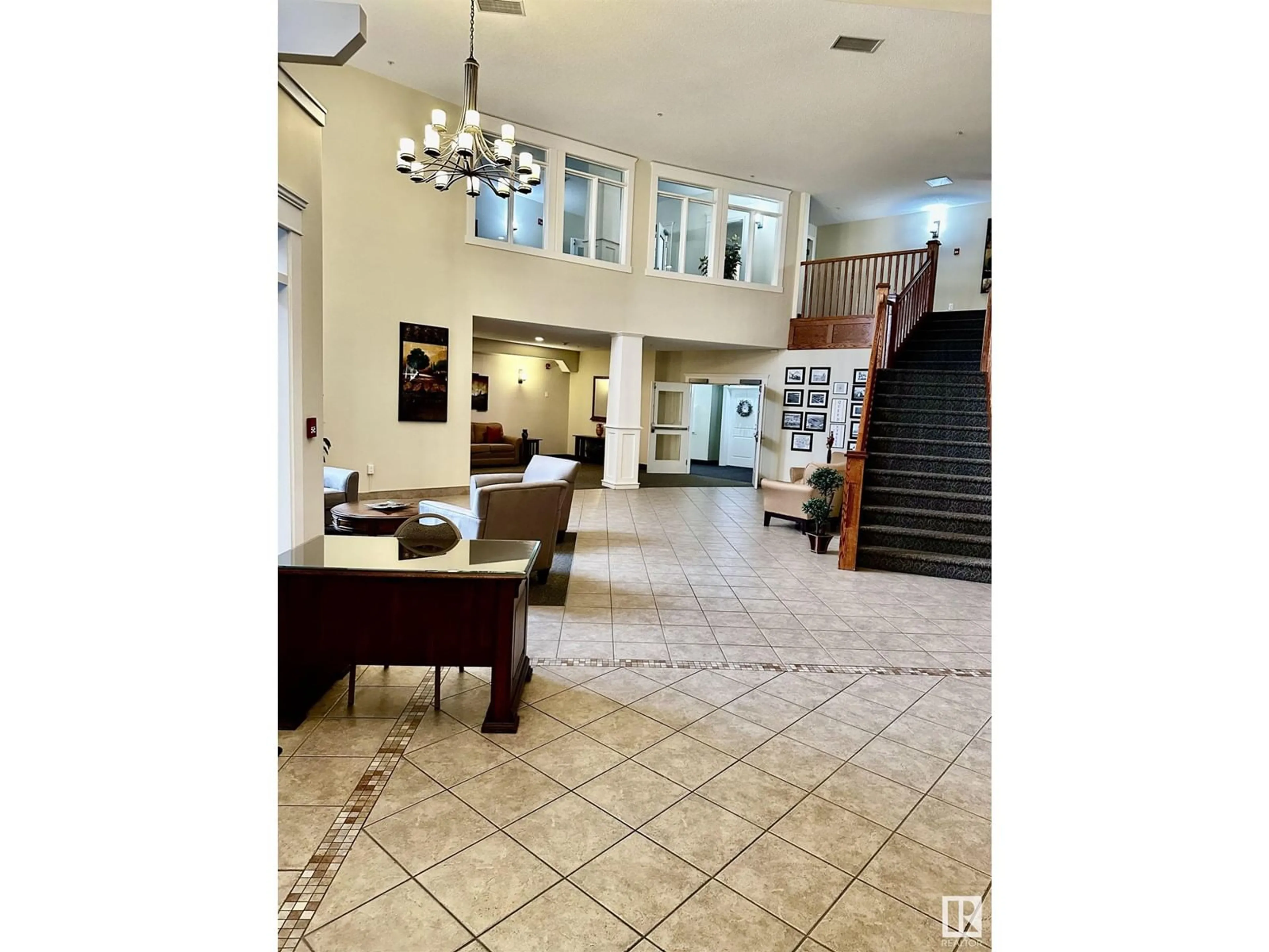 Indoor lobby for 316-511 Queen ST, Spruce Grove Alberta I7X0G4