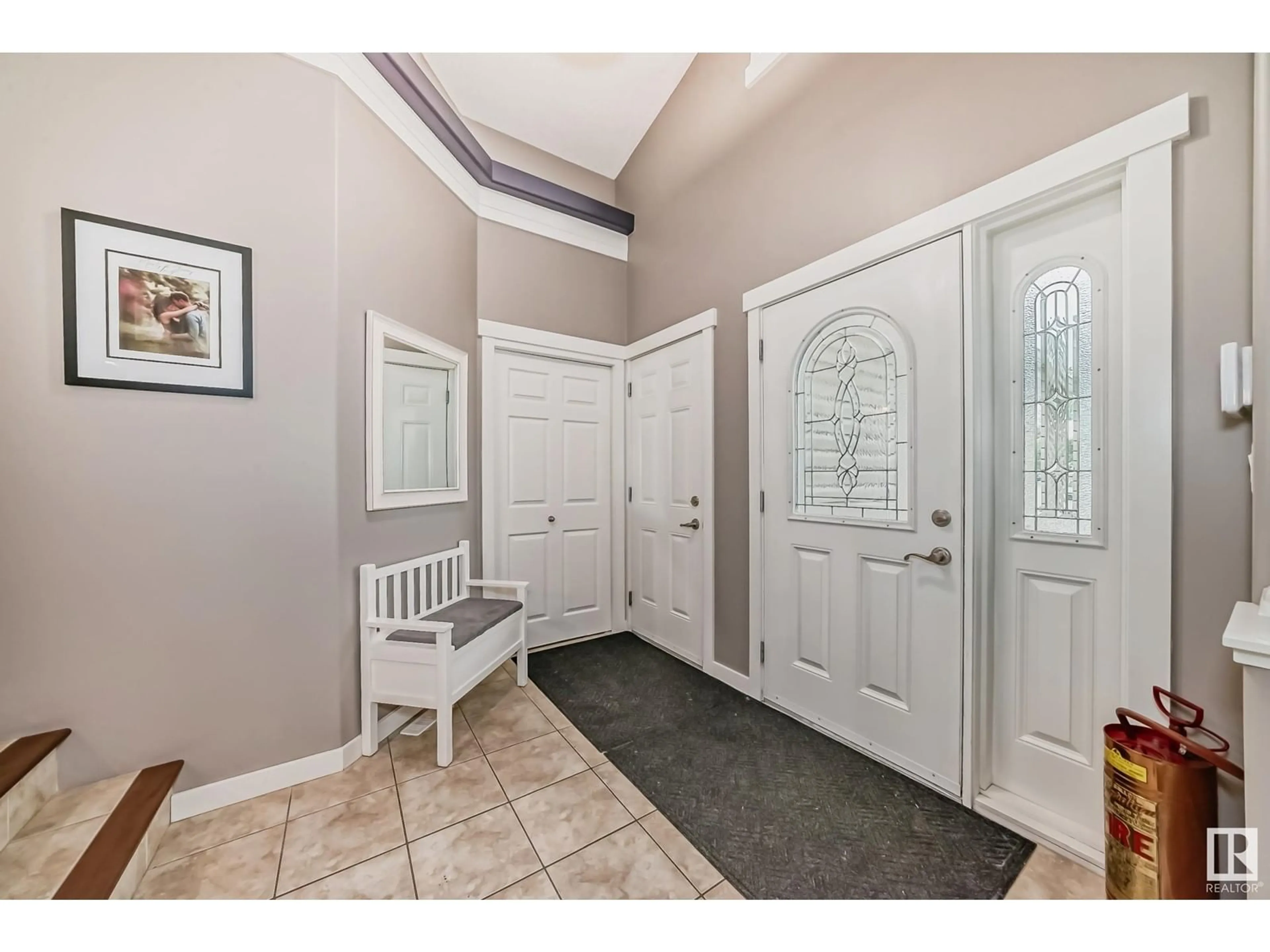 Indoor entryway for 36 LINKSVIEW DR, Spruce Grove Alberta T7X4A6
