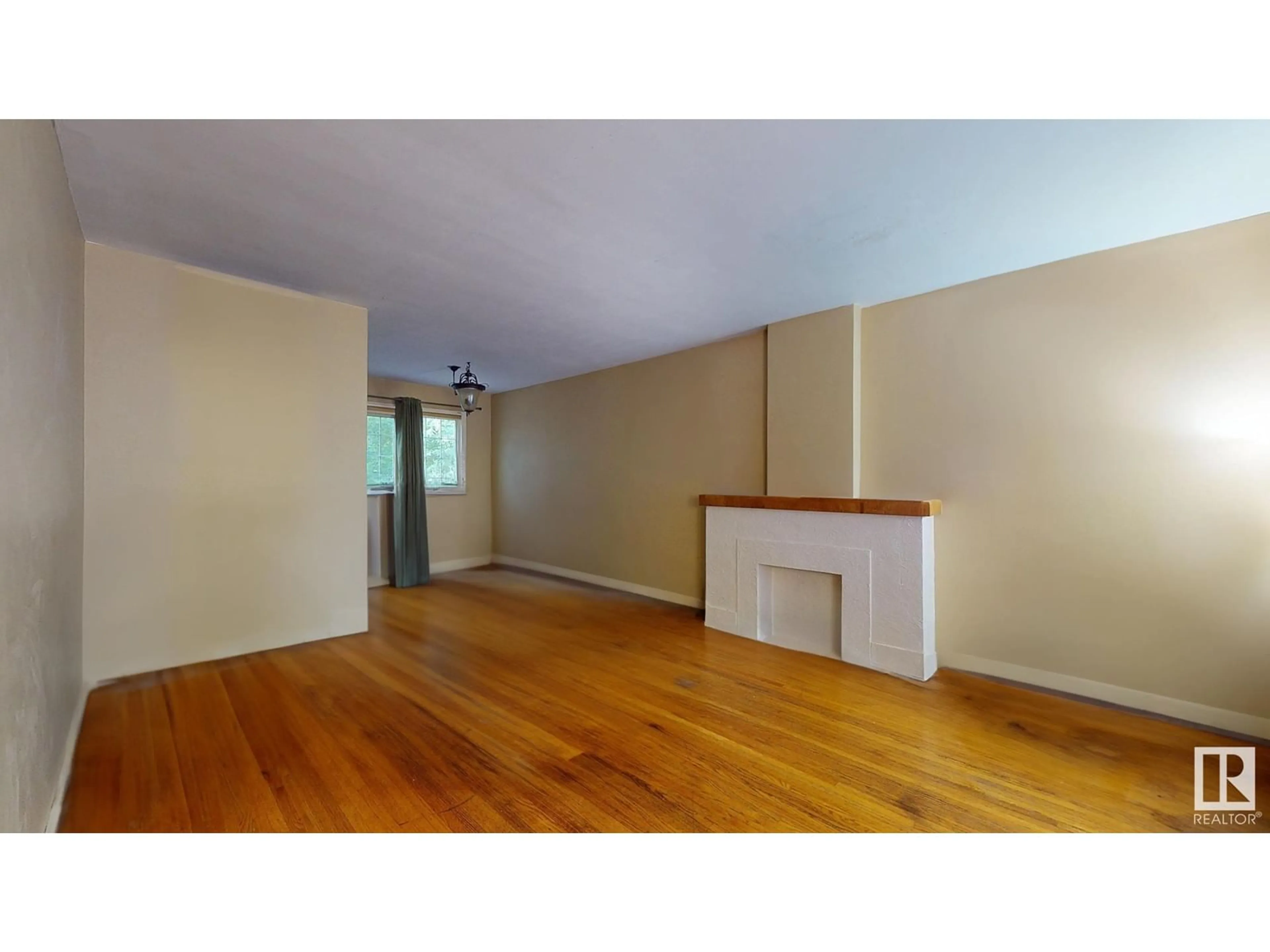 A pic of a room for 10507 140 ST NW, Edmonton Alberta T5N2M1