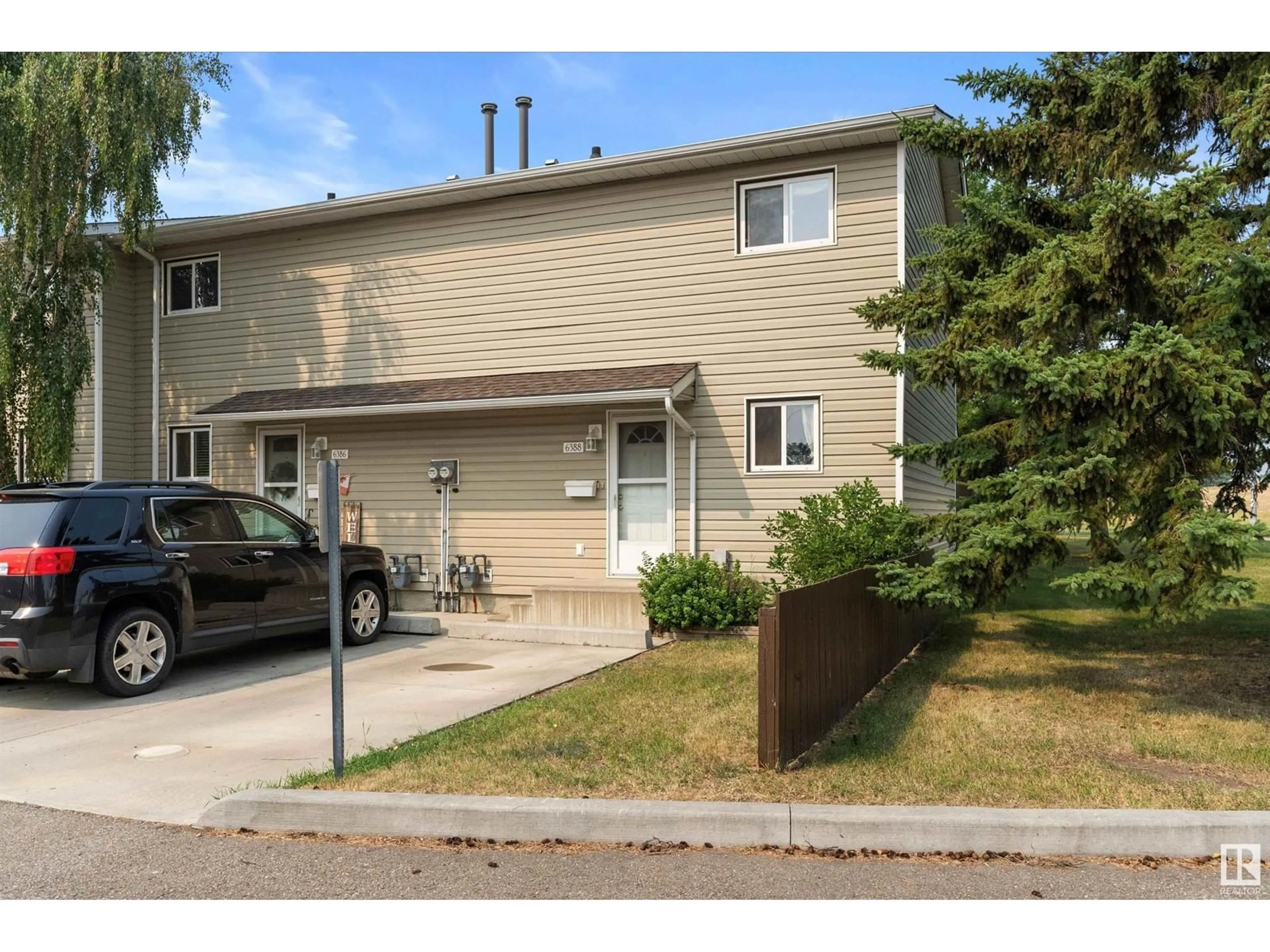 A pic from exterior of the house or condo for 6388 180 ST NW, Edmonton Alberta T5T2J6