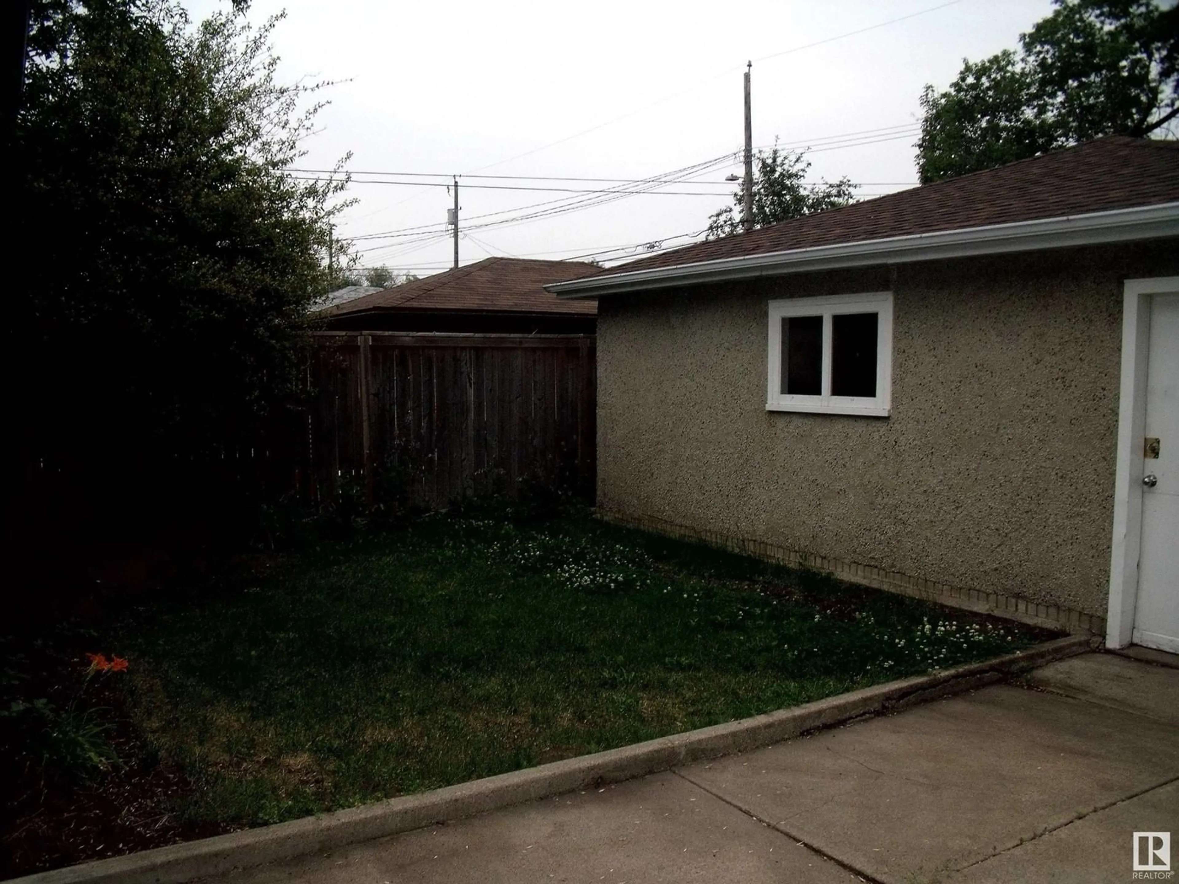 Frontside or backside of a home for 7907 79 ST NW, Edmonton Alberta T6C2N6