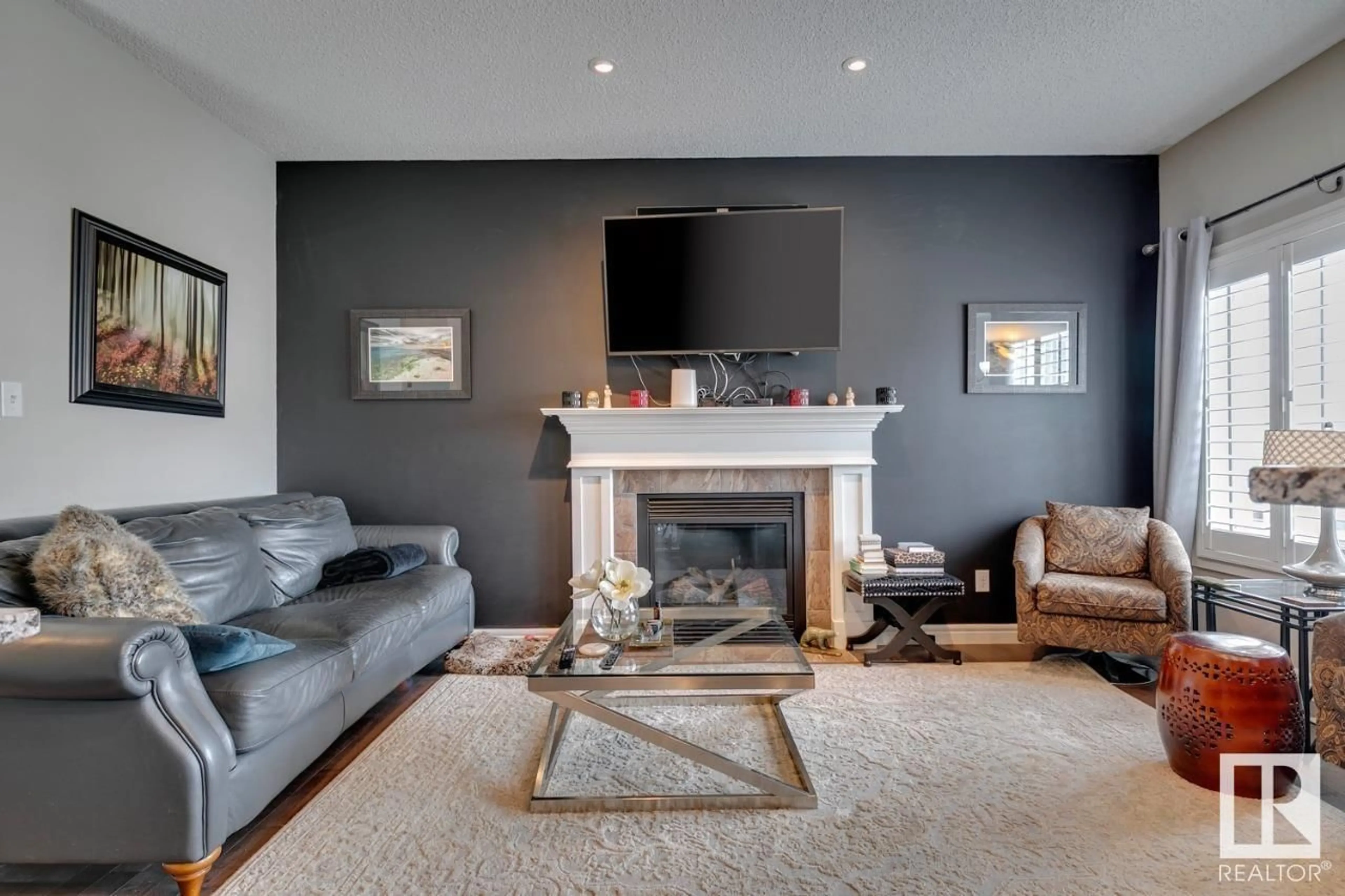 Living room for 44 WOODBRIDGE LI, Fort Saskatchewan Alberta T8L0H8