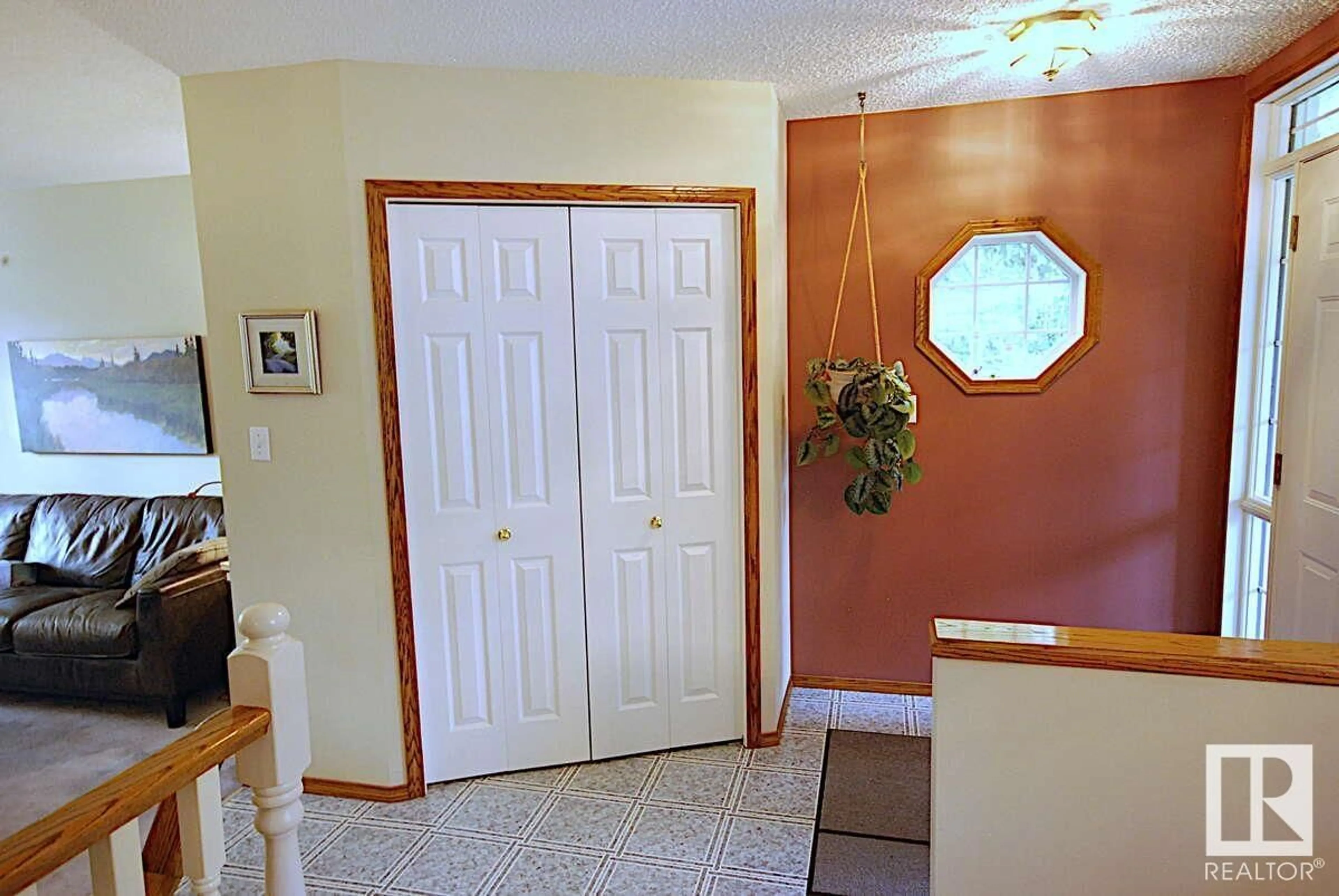 Indoor entryway for #326 51112 RGE RD 222, Rural Strathcona County Alberta T8C1G9