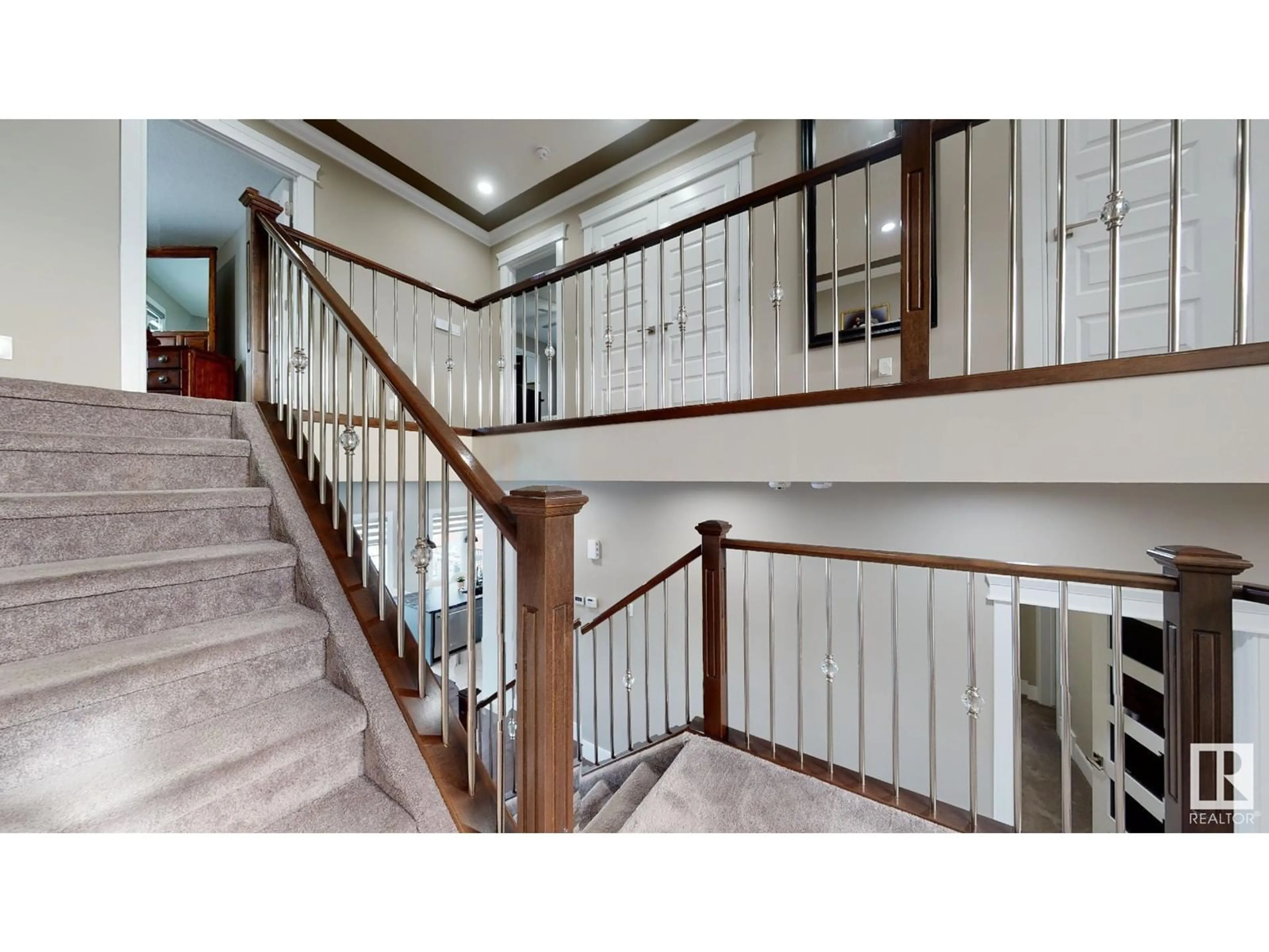 Stairs for 3308 11 AV NW, Edmonton Alberta T6T2C5